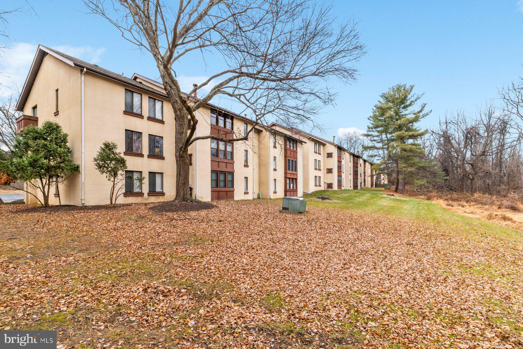 SHADOW OAKS - Residential