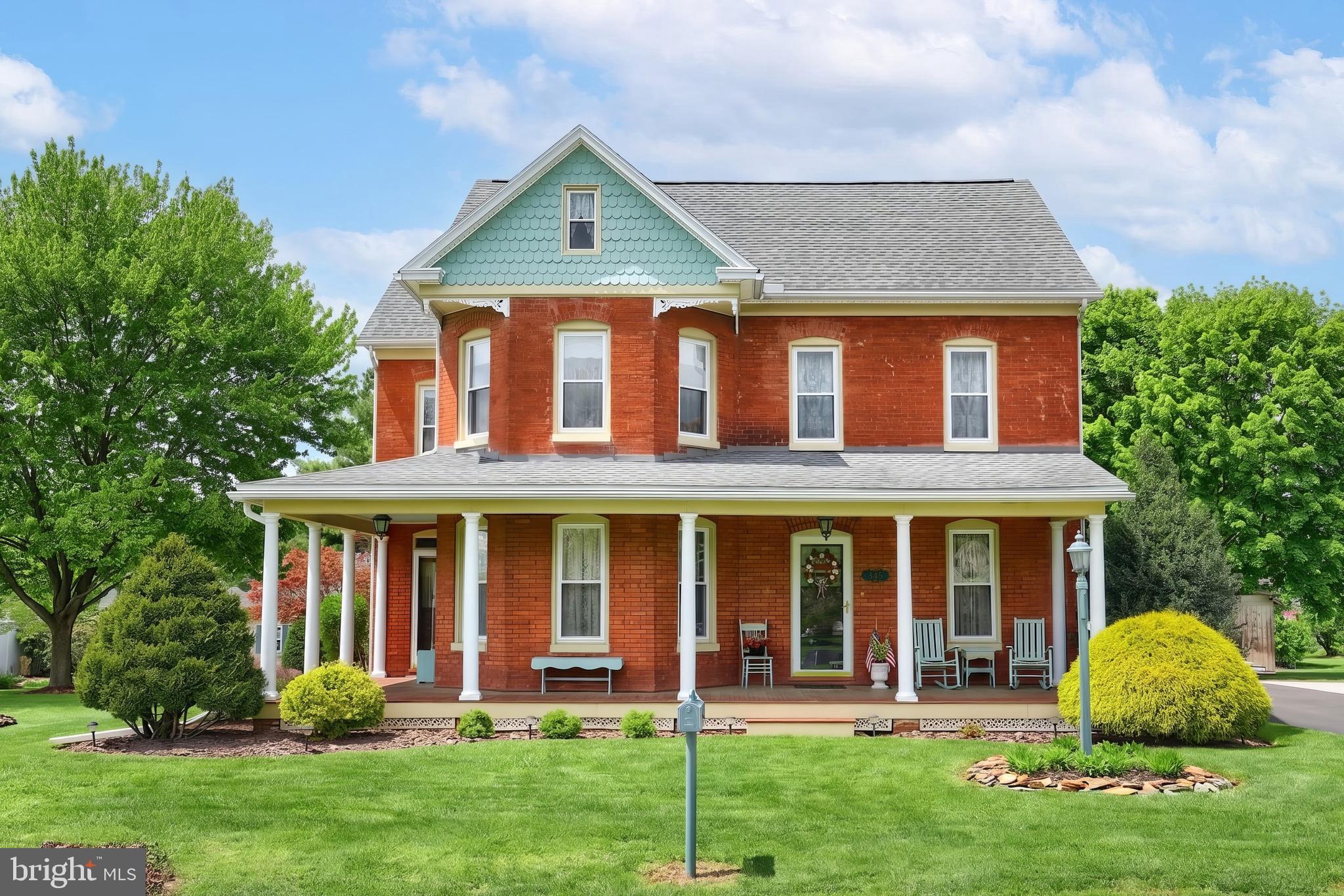 WESTMINSTER AVE - Residential