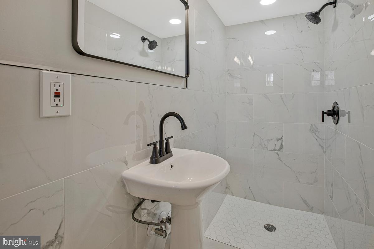 BRIDGEVIEW - GREENLAWN - Residential