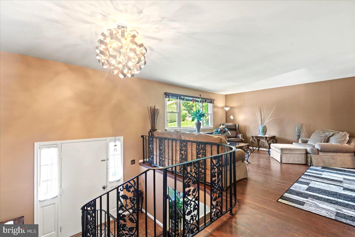MARLTON - Residential