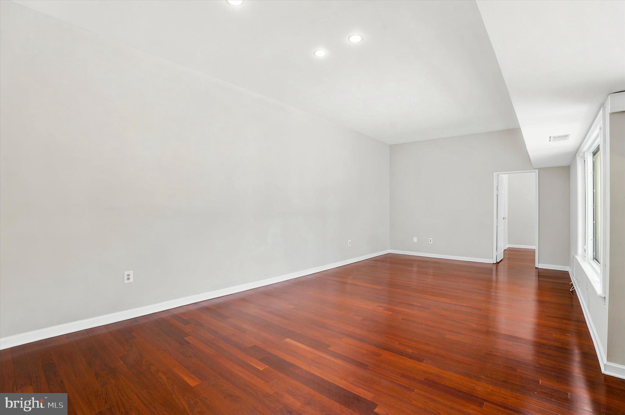 THE MEADOWS - Residential