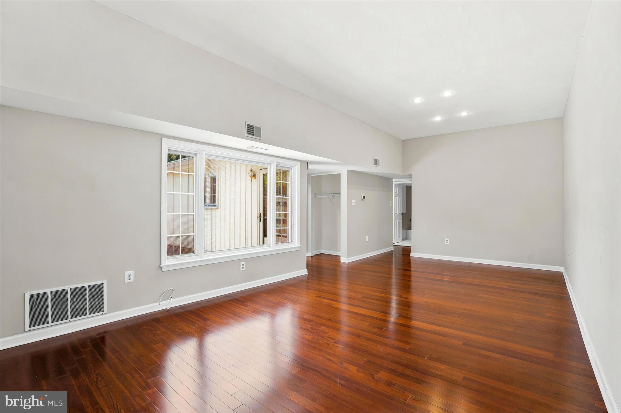 THE MEADOWS - Residential
