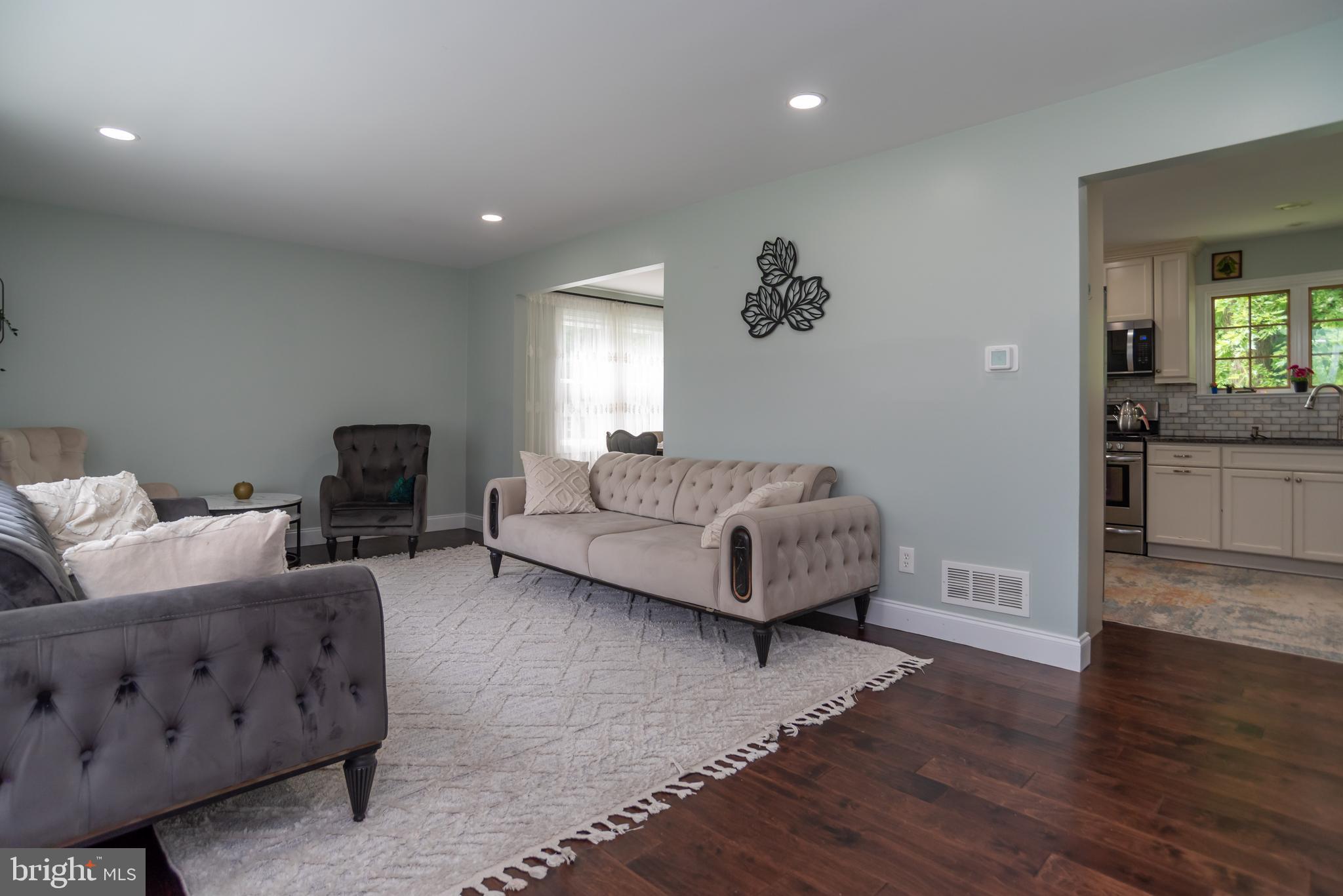 PENNSBURY HGTS - Residential