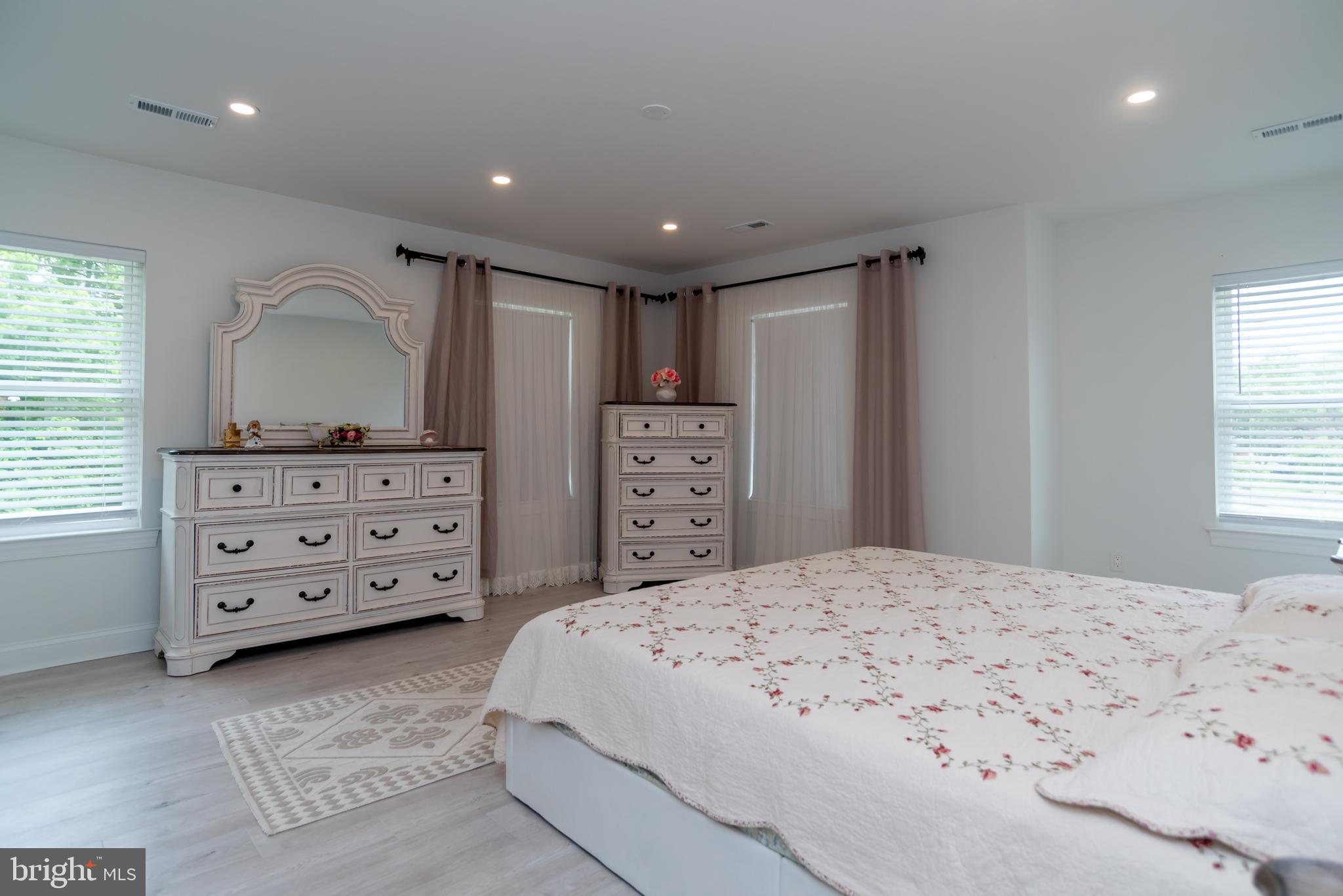 PENNSBURY HGTS - Residential