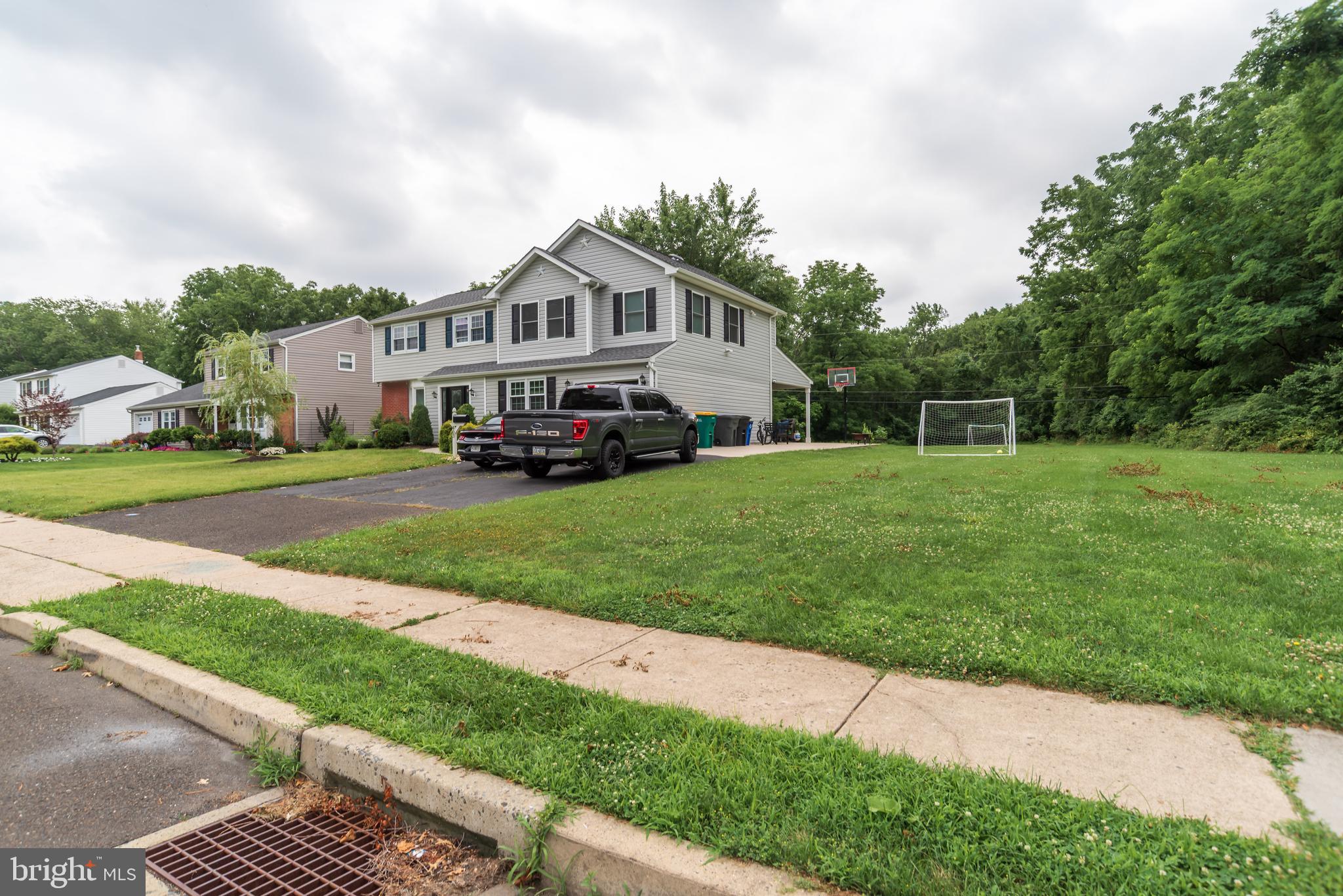 PENNSBURY HGTS - Residential