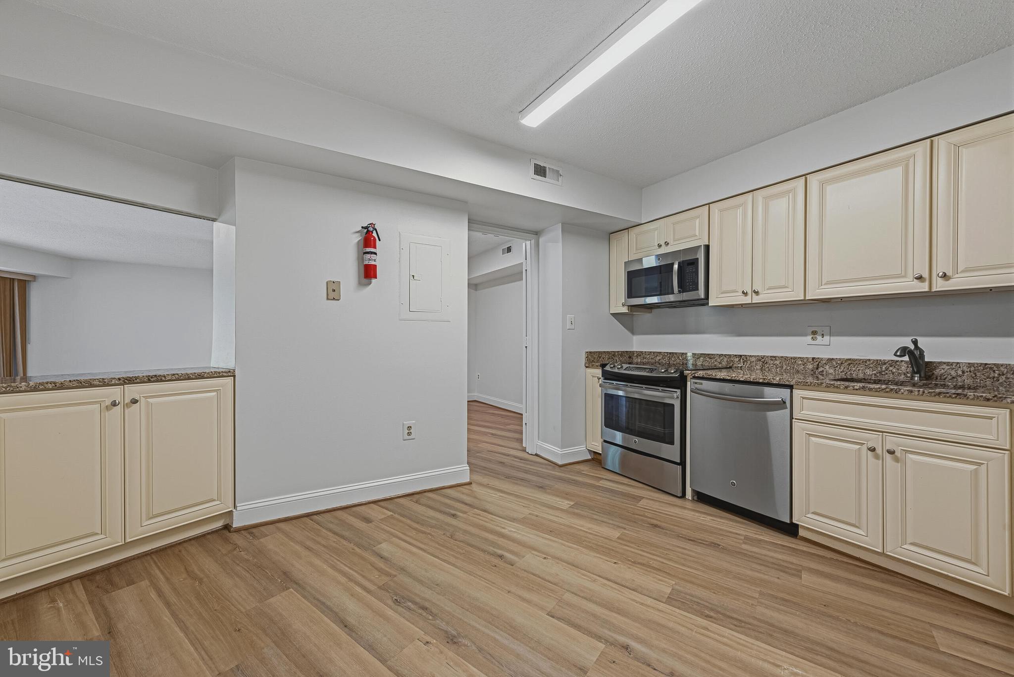 FAIRWAYS SOUTH - Residential