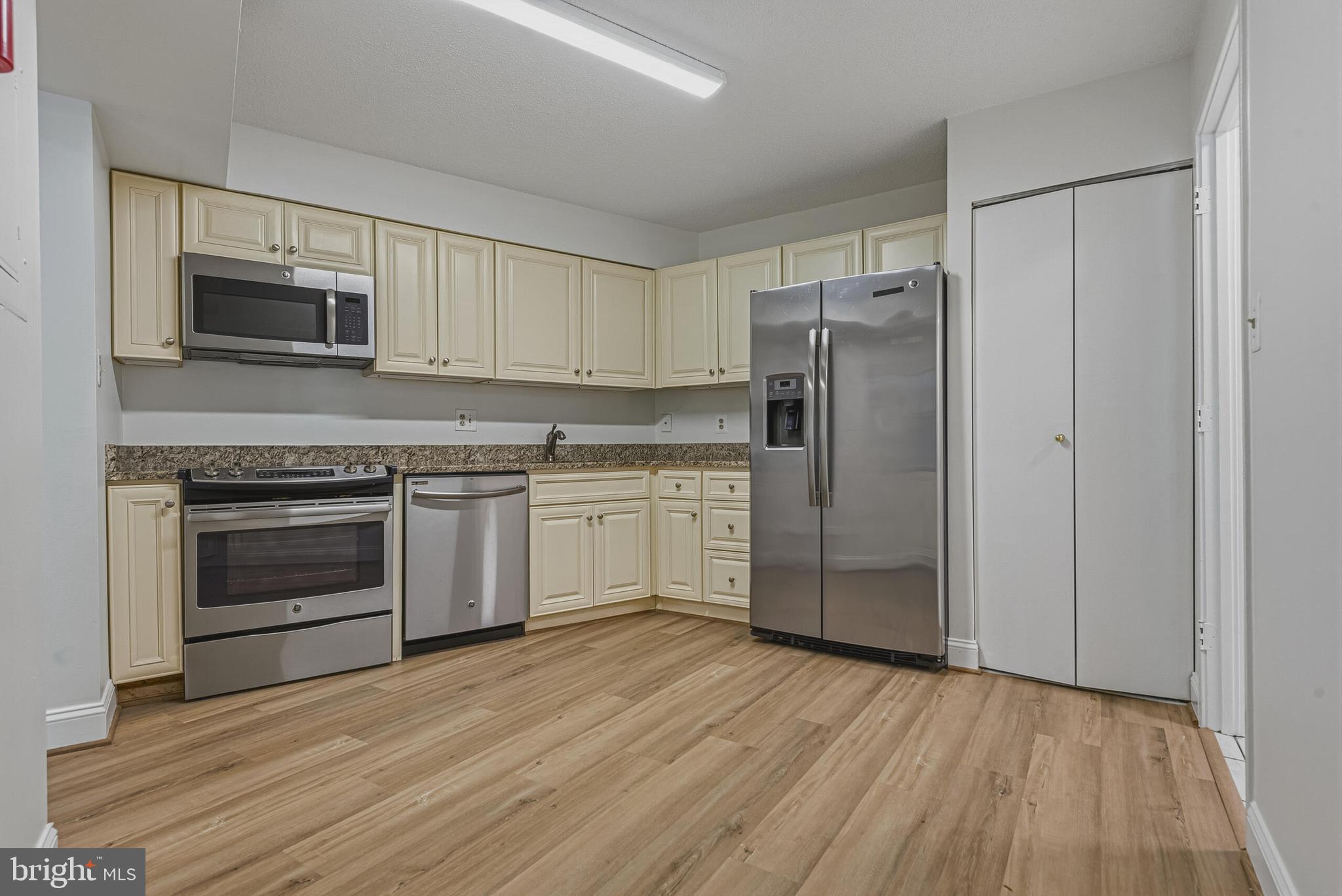 FAIRWAYS SOUTH - Residential