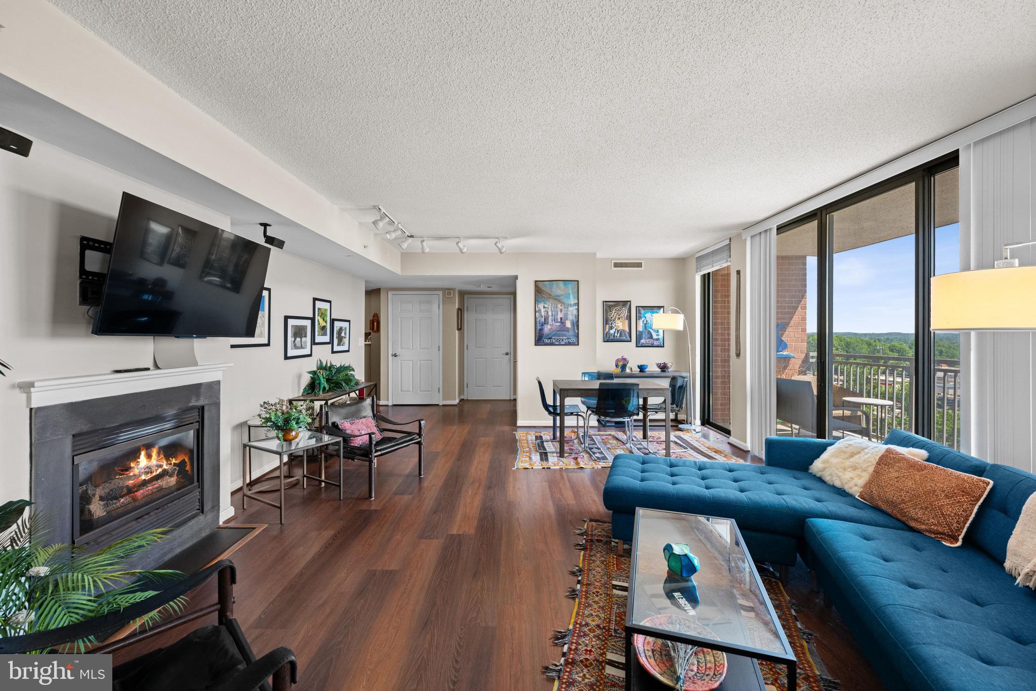 GALLERY AT WHITE FLINT - Residential