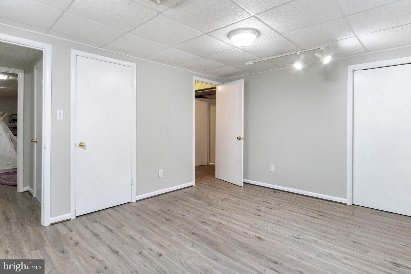WILDWOOD MANOR - Residential Lease