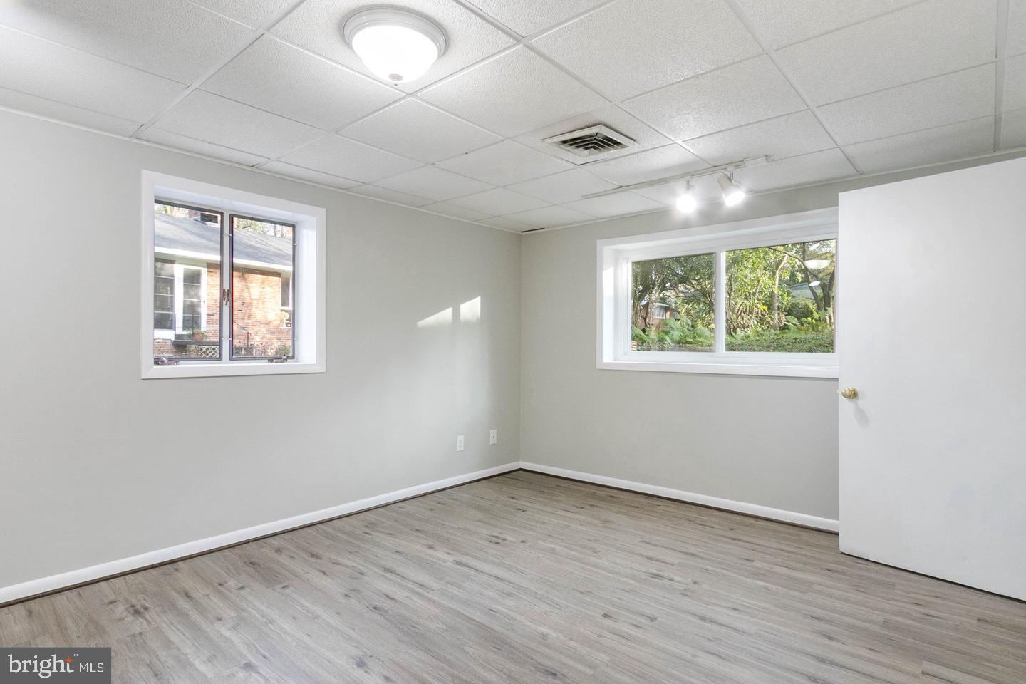 WILDWOOD MANOR - Residential Lease
