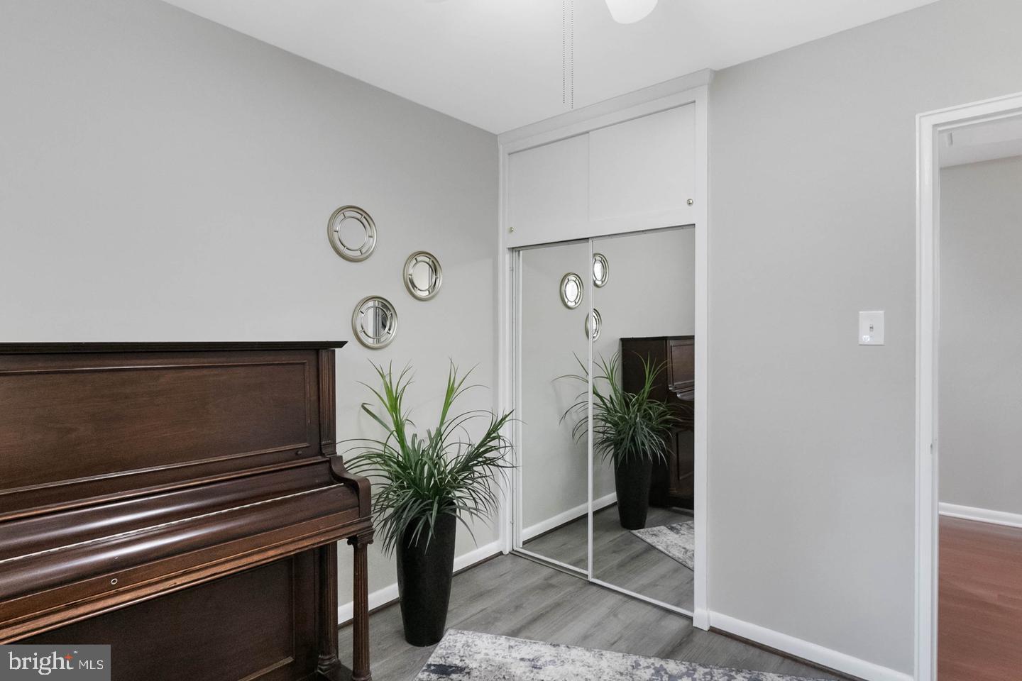 WILDWOOD MANOR - Residential Lease