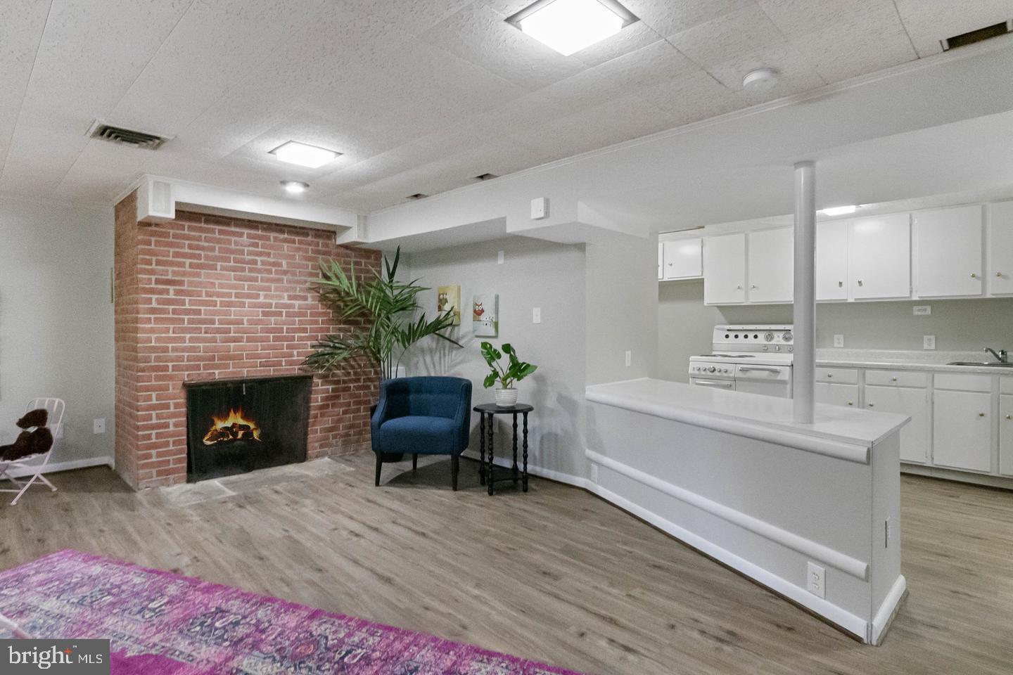 WILDWOOD MANOR - Residential Lease