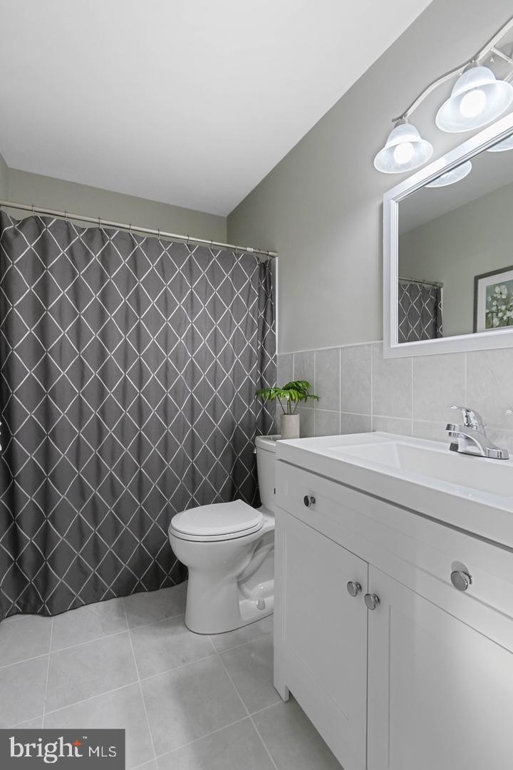 WILDWOOD MANOR - Residential Lease