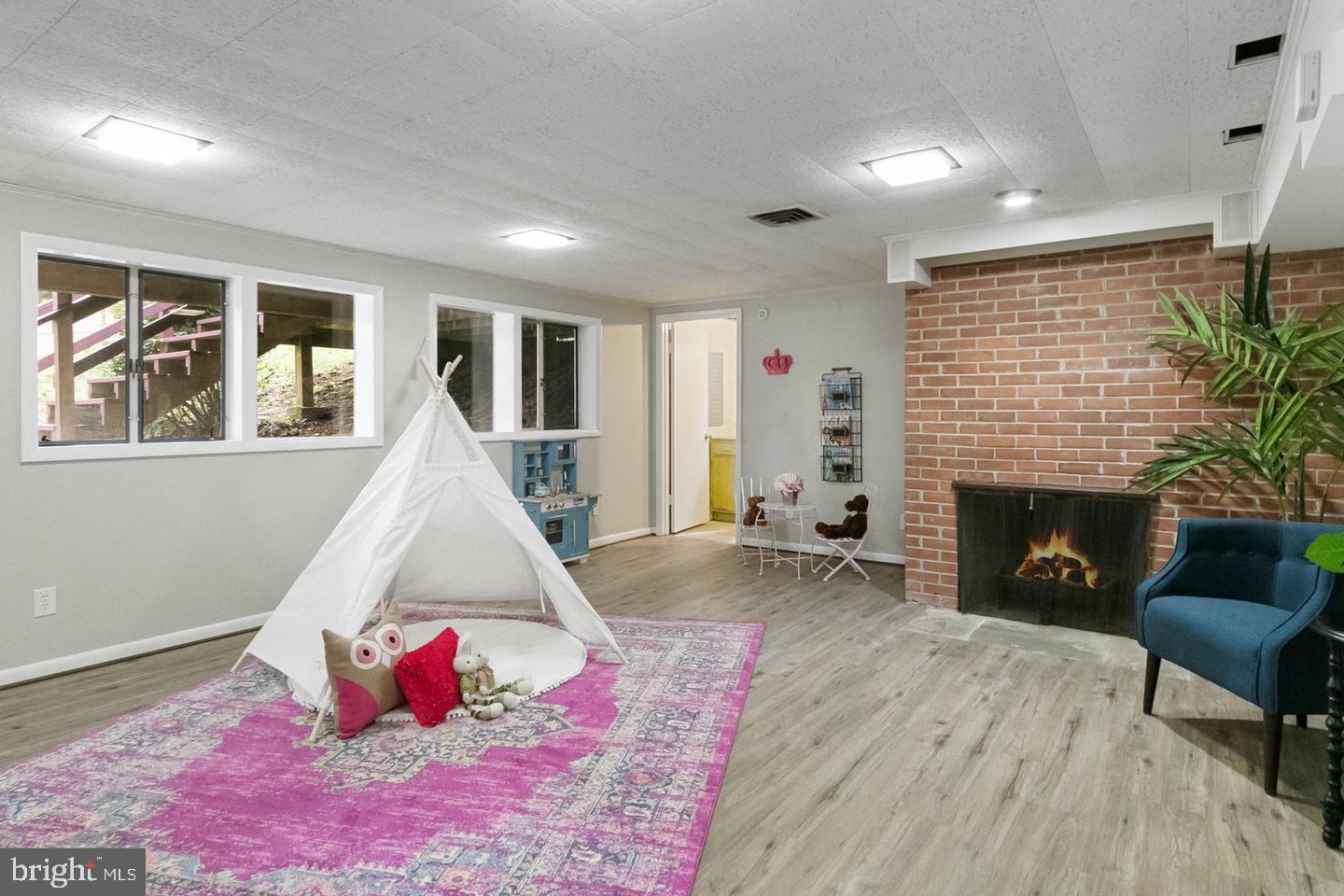 WILDWOOD MANOR - Residential Lease