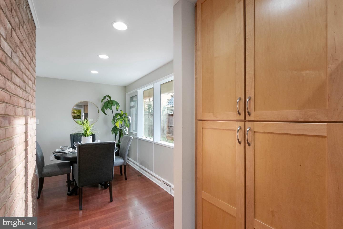 WILDWOOD MANOR - Residential Lease
