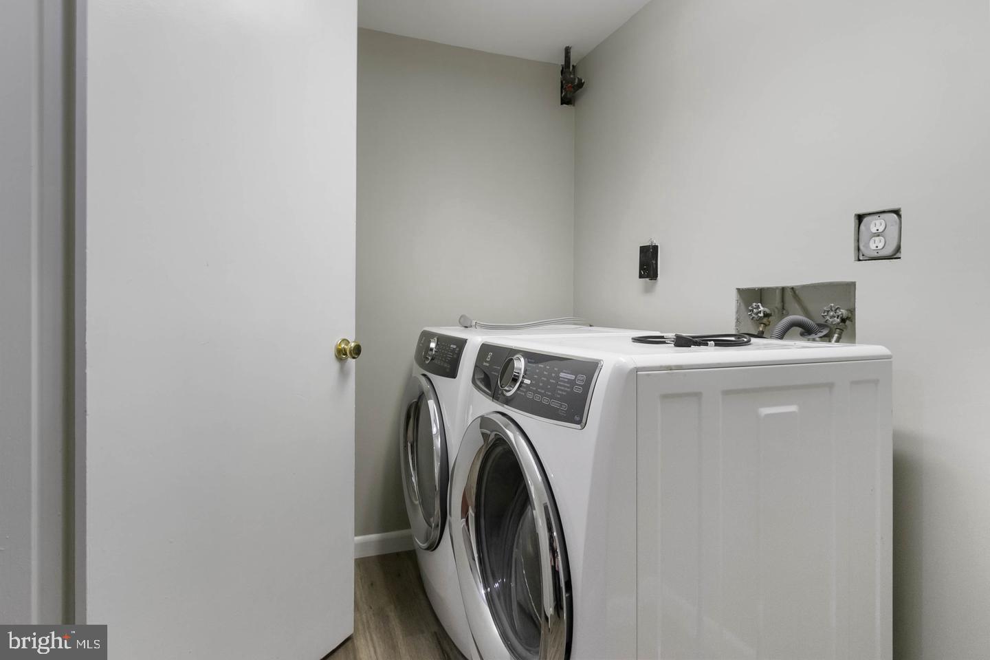 WILDWOOD MANOR - Residential Lease