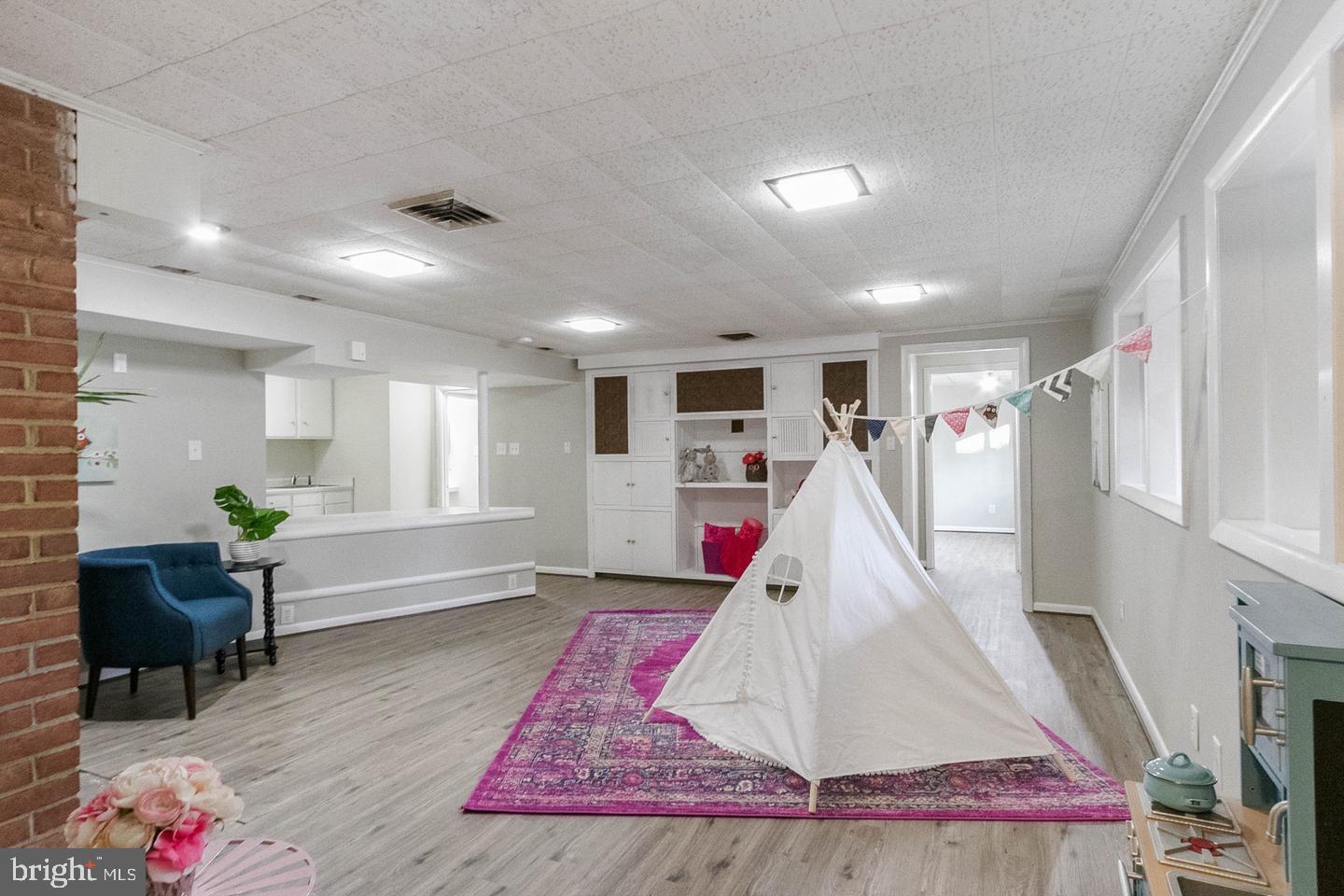 WILDWOOD MANOR - Residential Lease