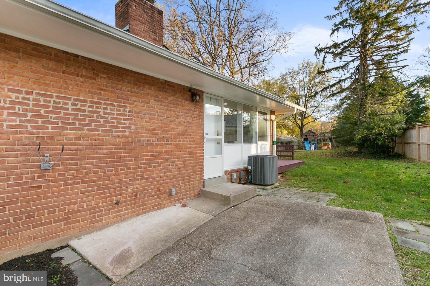 WILDWOOD MANOR - Residential Lease