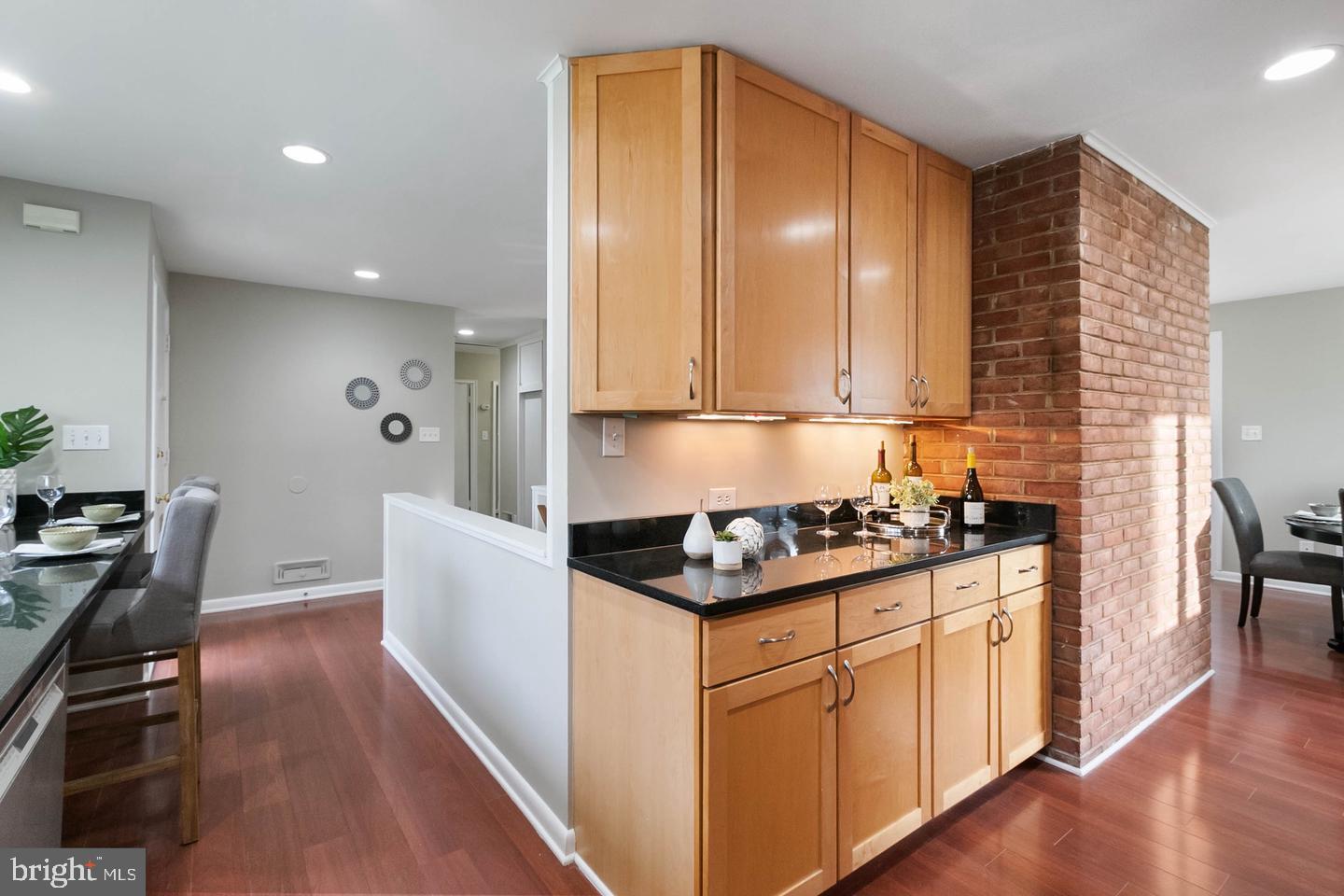 WILDWOOD MANOR - Residential Lease