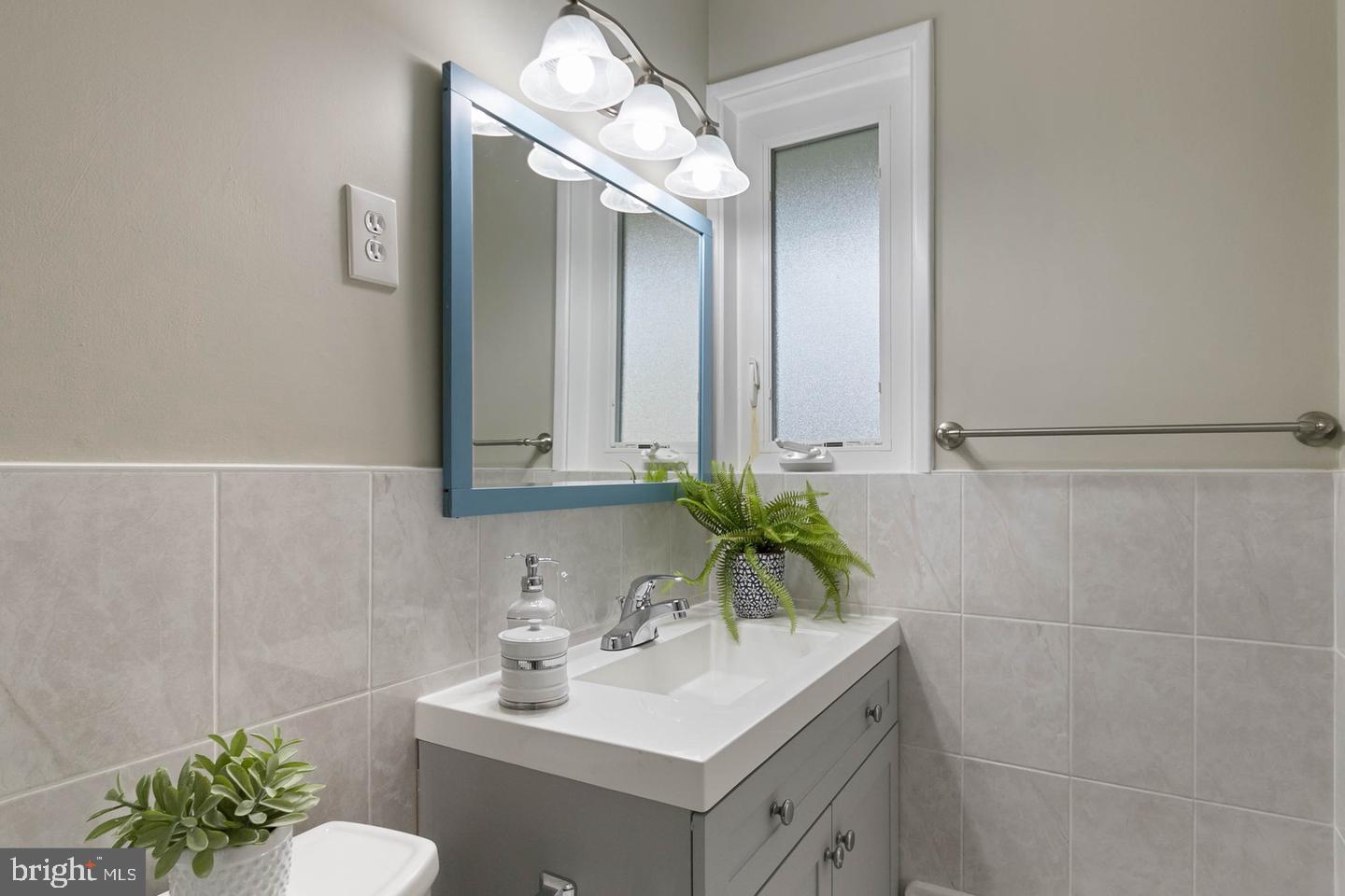WILDWOOD MANOR - Residential Lease