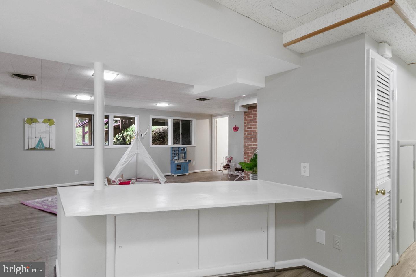 WILDWOOD MANOR - Residential Lease