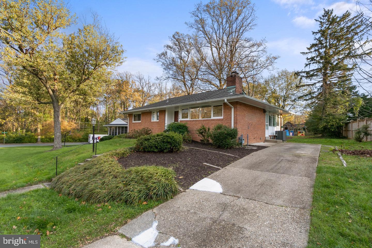 WILDWOOD MANOR - Residential Lease