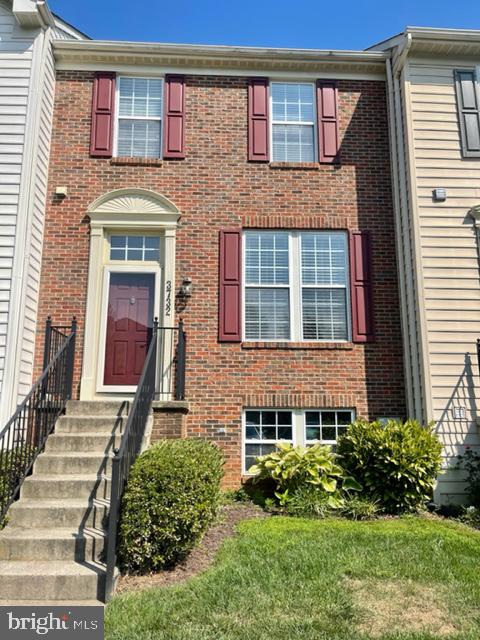 Beautiful brick-front remodeled townhouse with 2380 finished square footage. Charming rustic and farmhouse features throughout the house! Open floor plan. Bamboo flooring  throughout the main level.  The oversized kitchen island and quartz countertops comfortably gather guests. Stainless steel kitchen appliances, and a custom mini bar area. The living room includes a ceiling fan and built-in custom wall cabinets for extra displays and storage. French doors lead to the back deck and lower walk out level. The Master bedroom  has  9ft ceiling with custom wooden ceiling details and a ceiling fan. Extra bump out area in the master bedroom.  The master closet is custom-built. The Master bath has a separate soaking tub and separate shower. The lower level features a versatile Rec space with a full bath and 2 bonus rooms!  Huge Deck that backs to trees. 
Walkout lower level. Enjoy the Urbana Community Waterpark, tennis and basketball courts, and gyms.  Short  drive to exit 270 highway, 15-minute drive to downtown Frederick,.
Must See!!