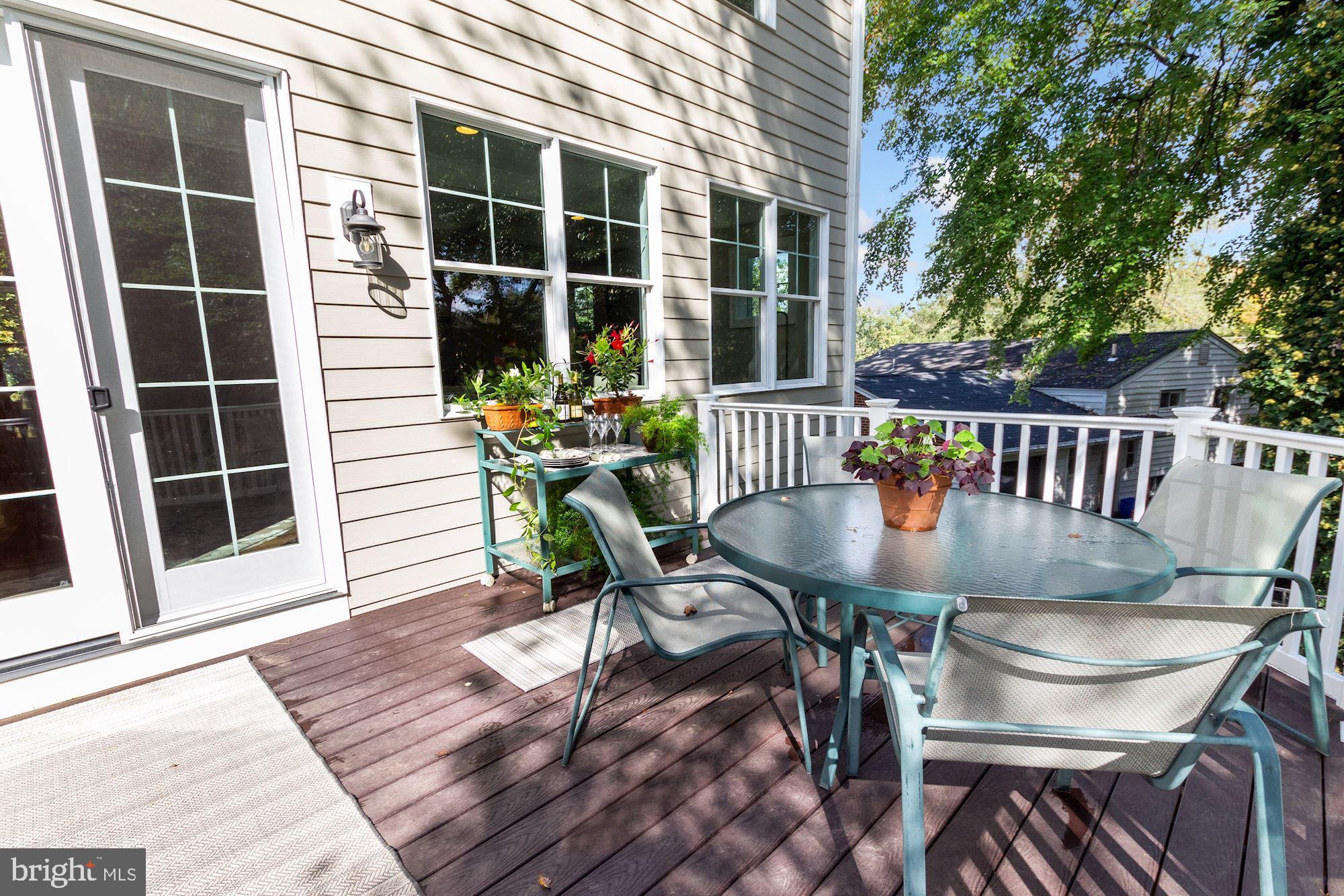 MAPLEWOOD - Residential