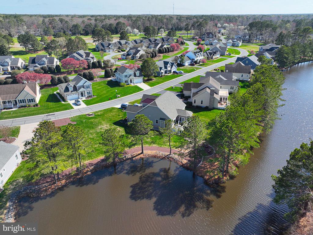 RIVER RUN - Land