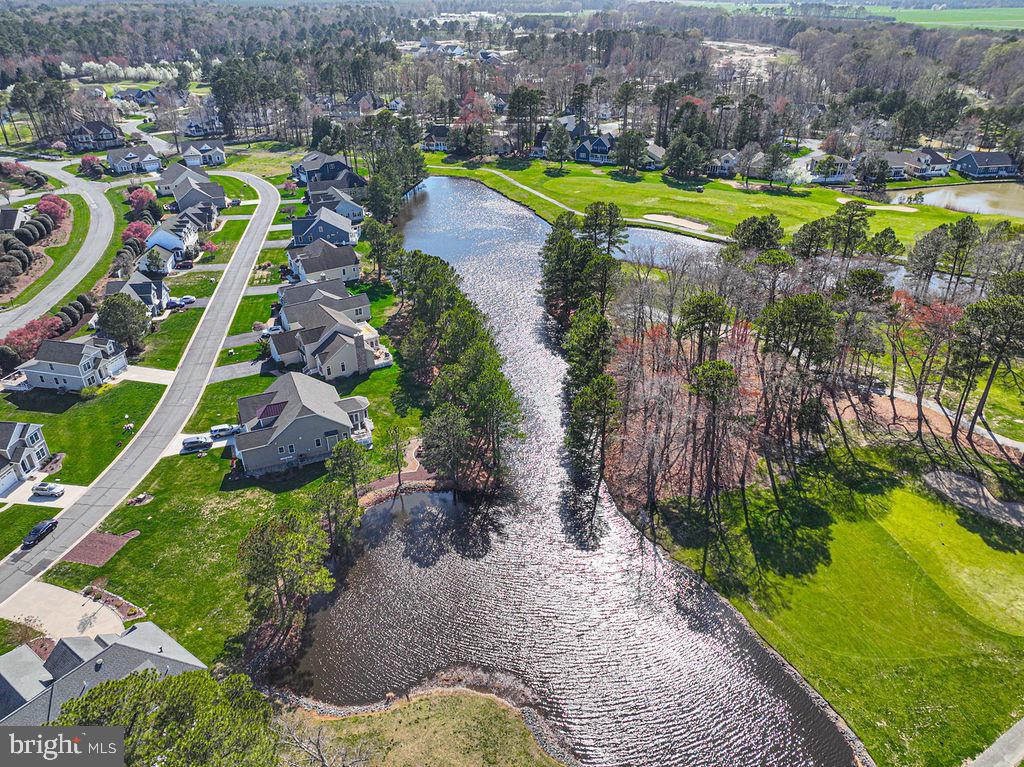 RIVER RUN - Land