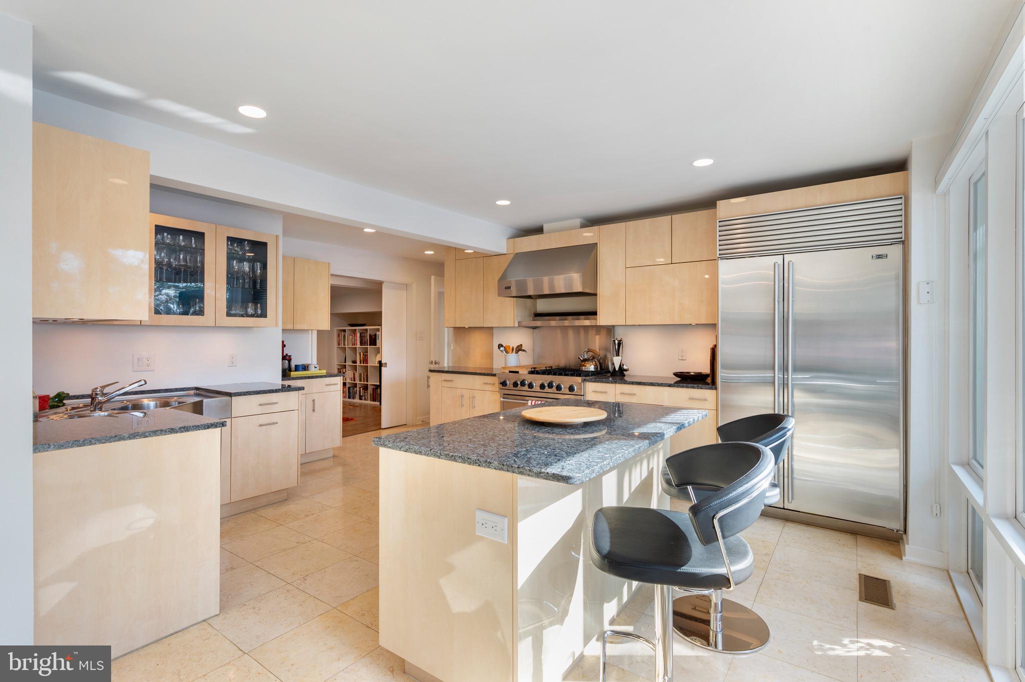 HOLLIN HILLS - Residential