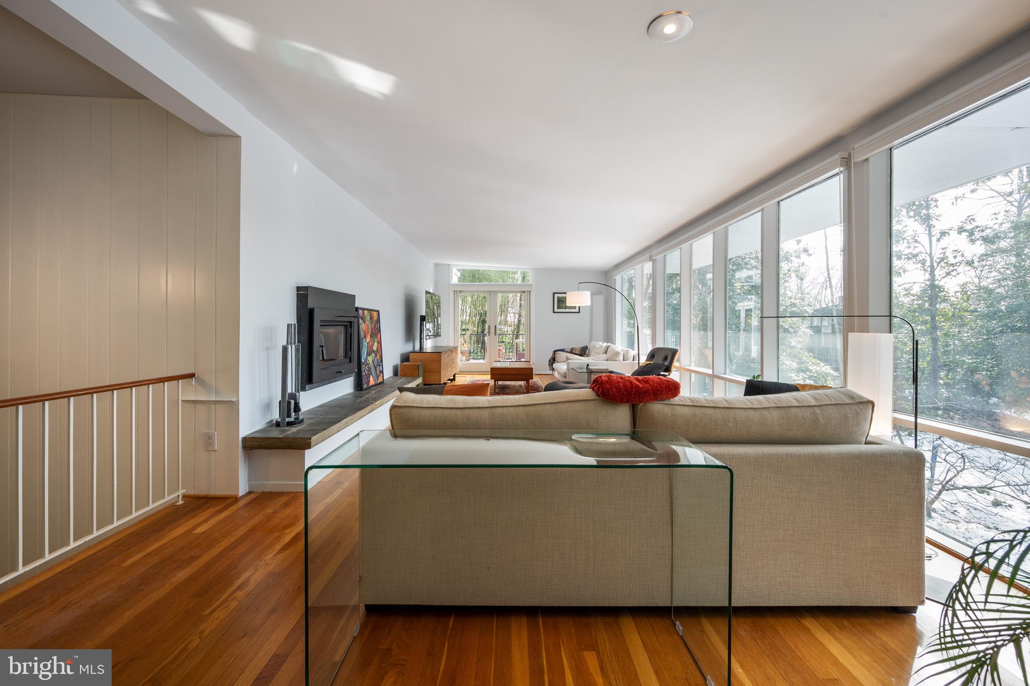 HOLLIN HILLS - Residential