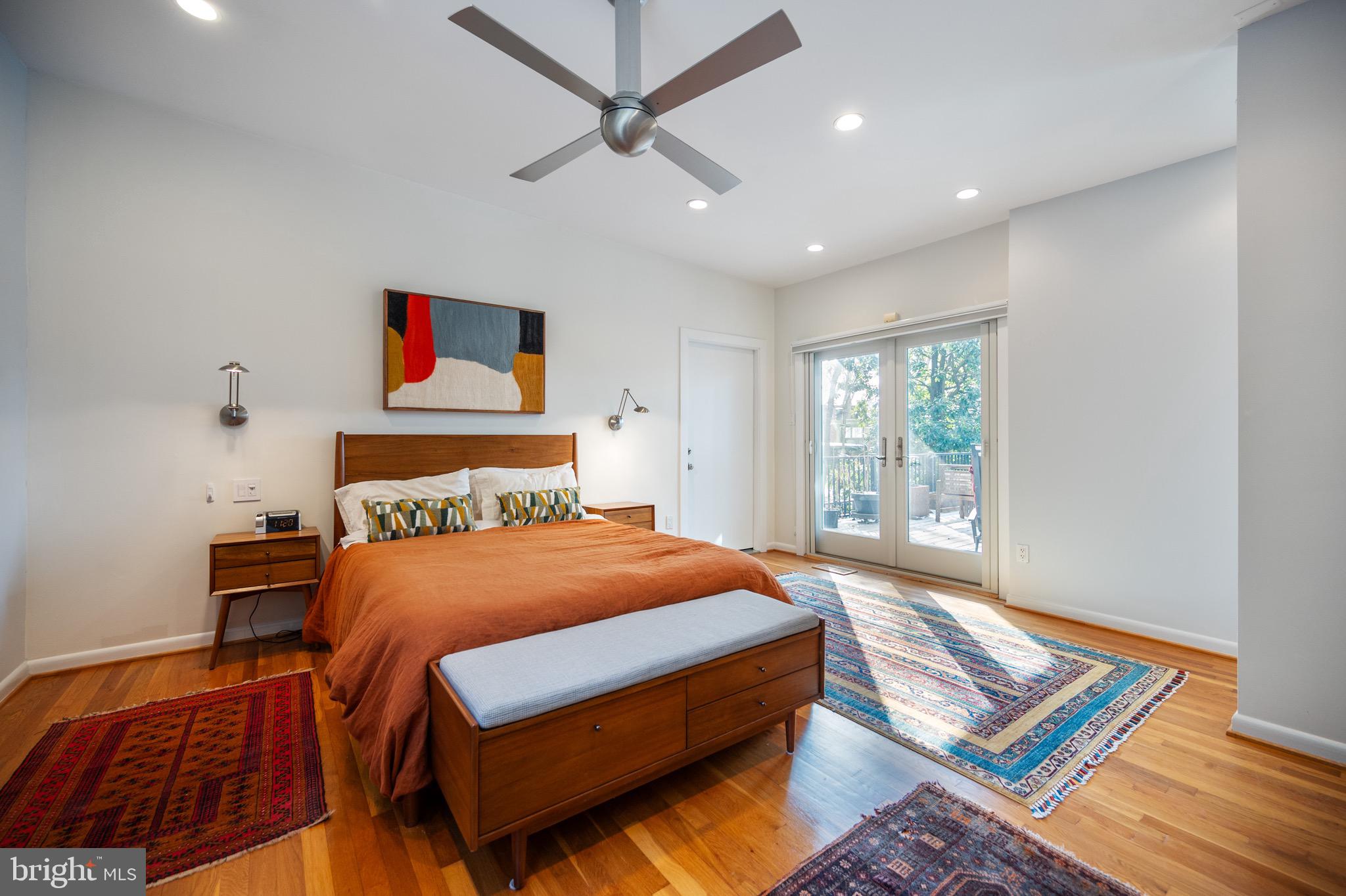 HOLLIN HILLS - Residential