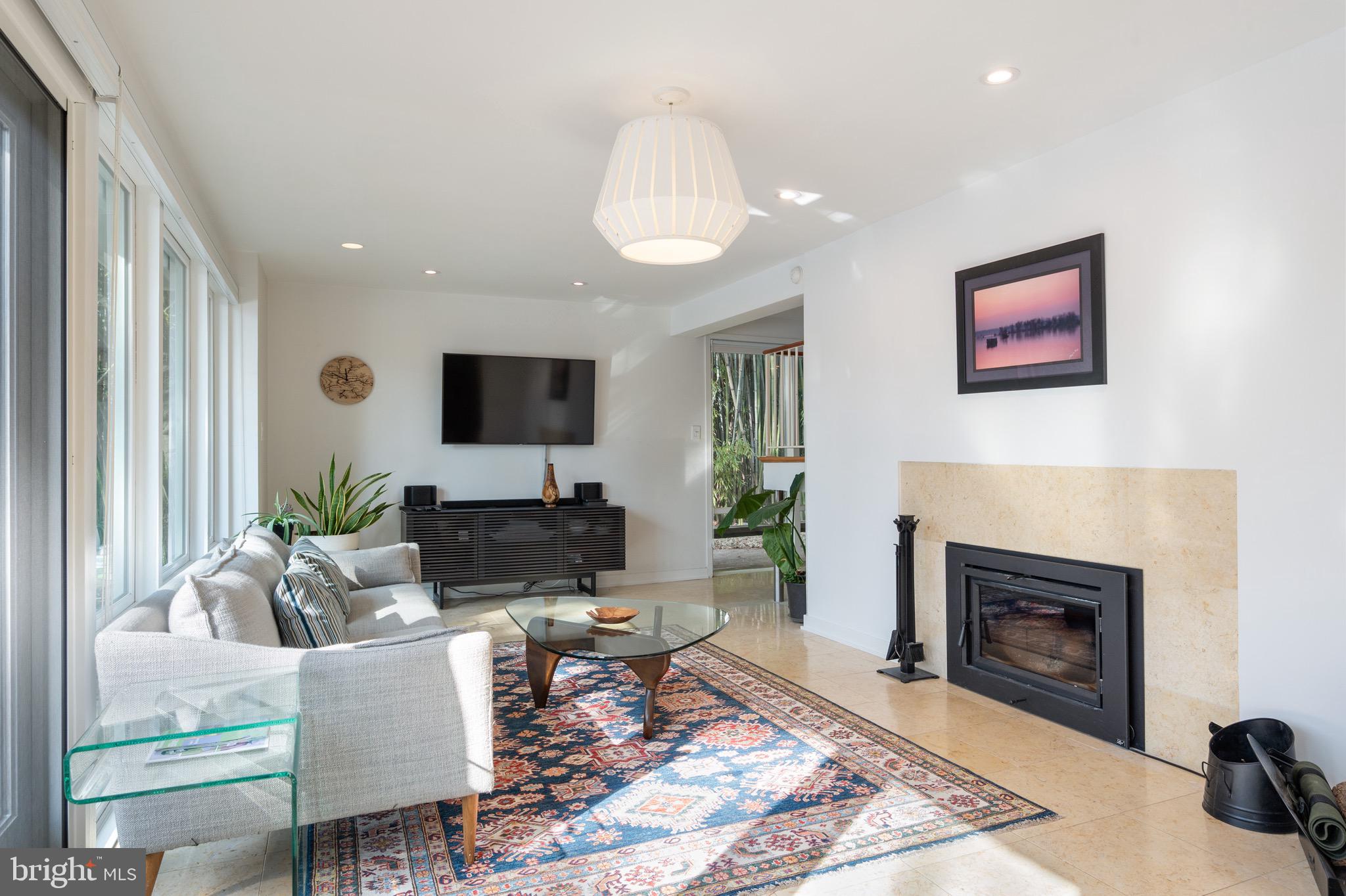 HOLLIN HILLS - Residential