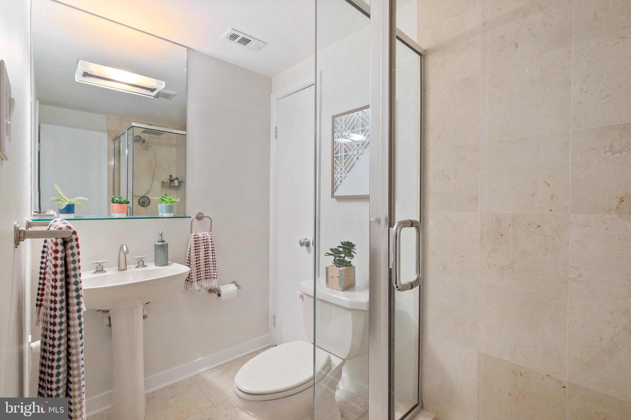 HOLLIN HILLS - Residential
