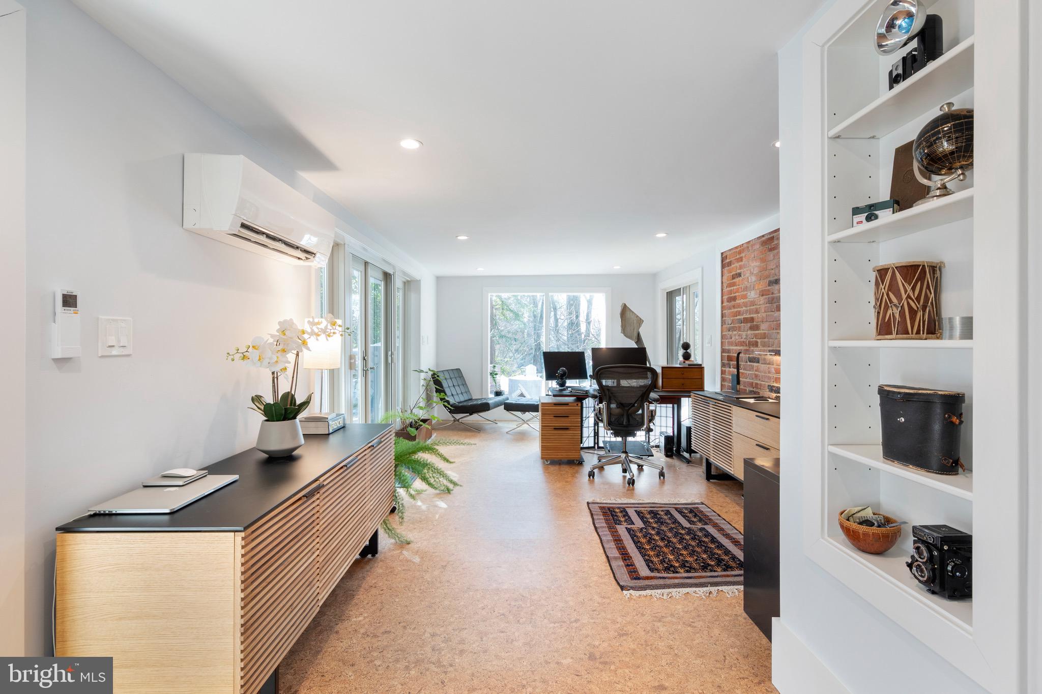 HOLLIN HILLS - Residential