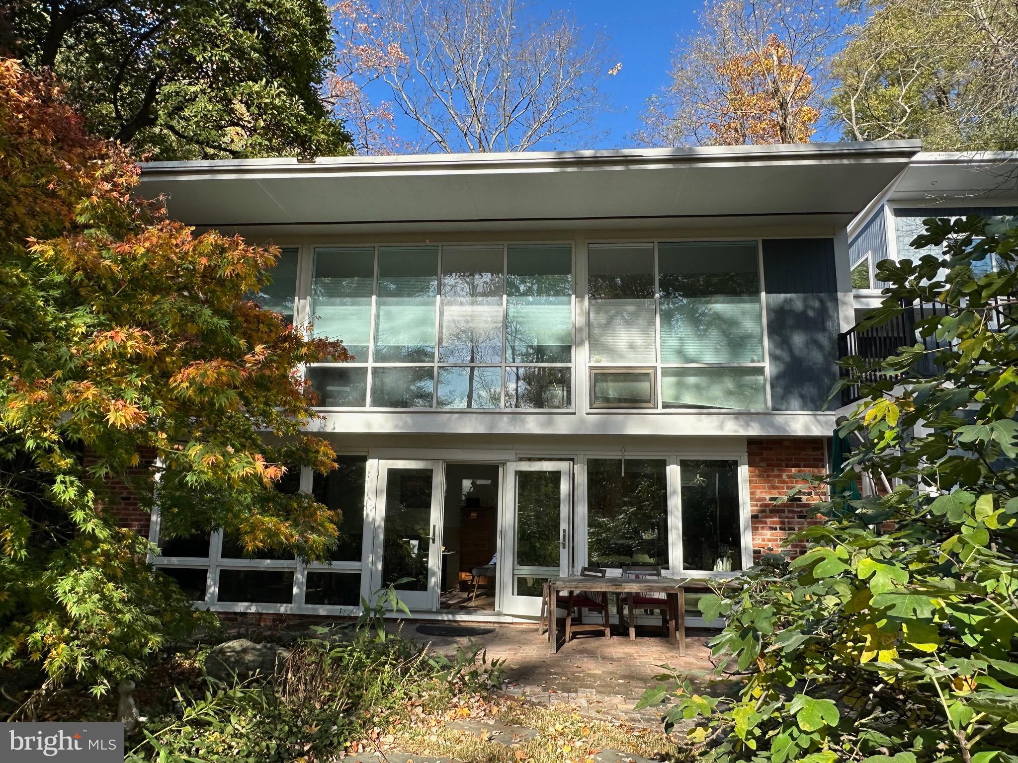 HOLLIN HILLS - Residential