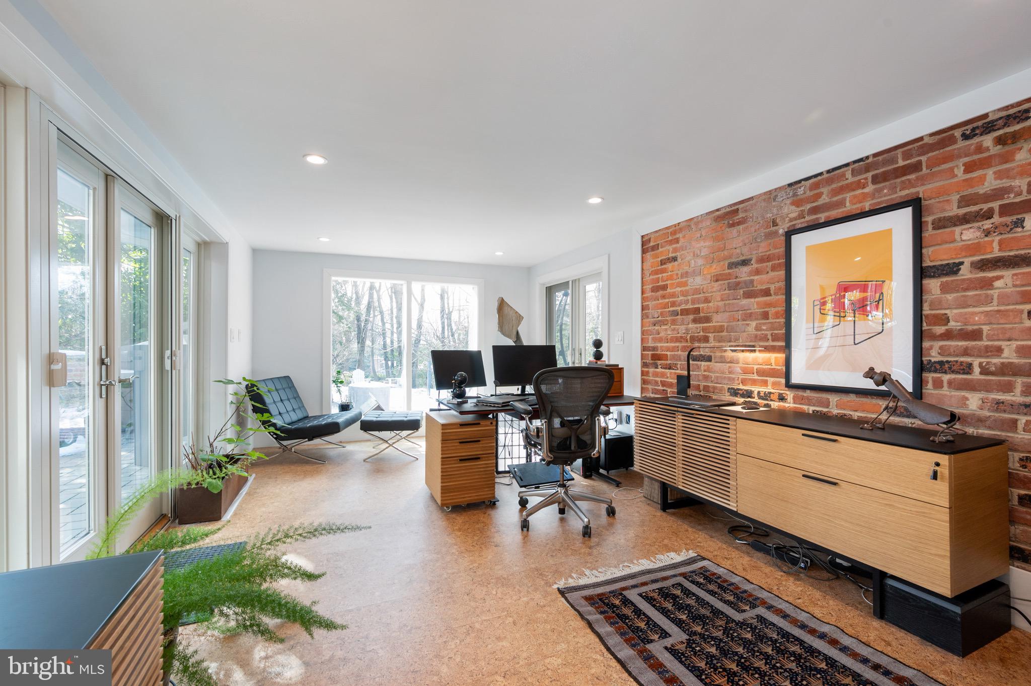 HOLLIN HILLS - Residential