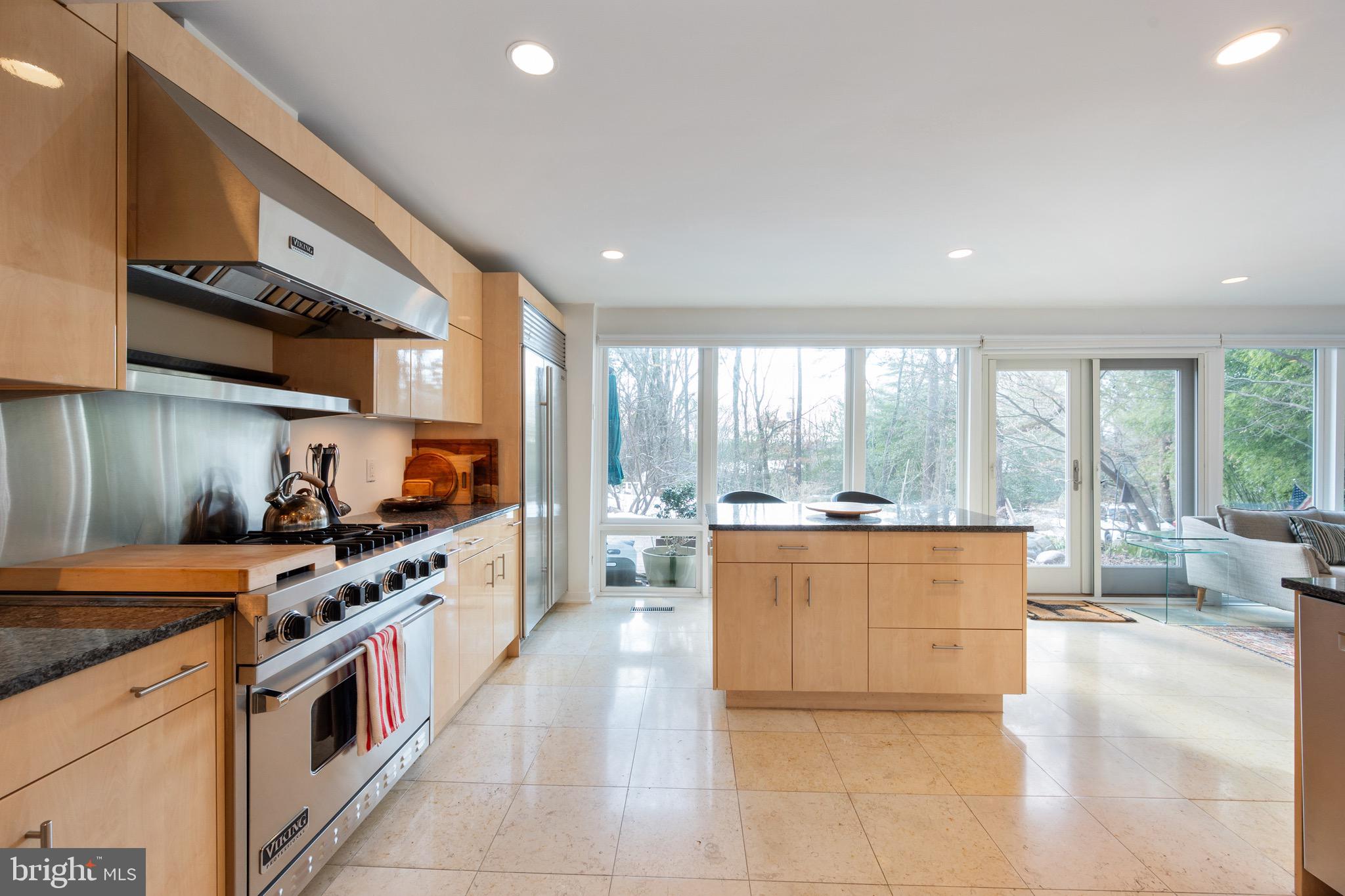 HOLLIN HILLS - Residential