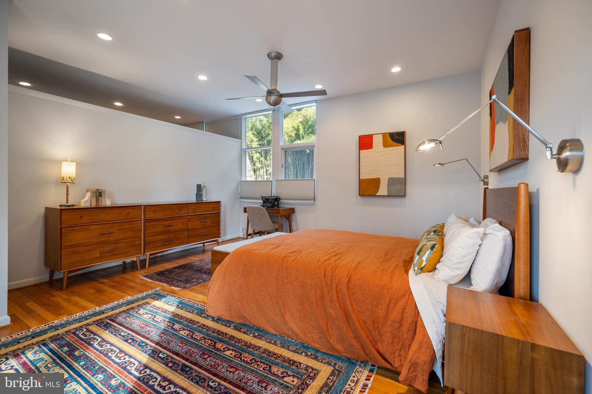 HOLLIN HILLS - Residential