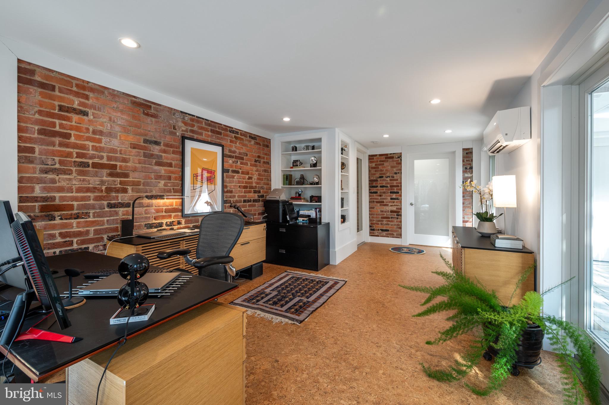 HOLLIN HILLS - Residential