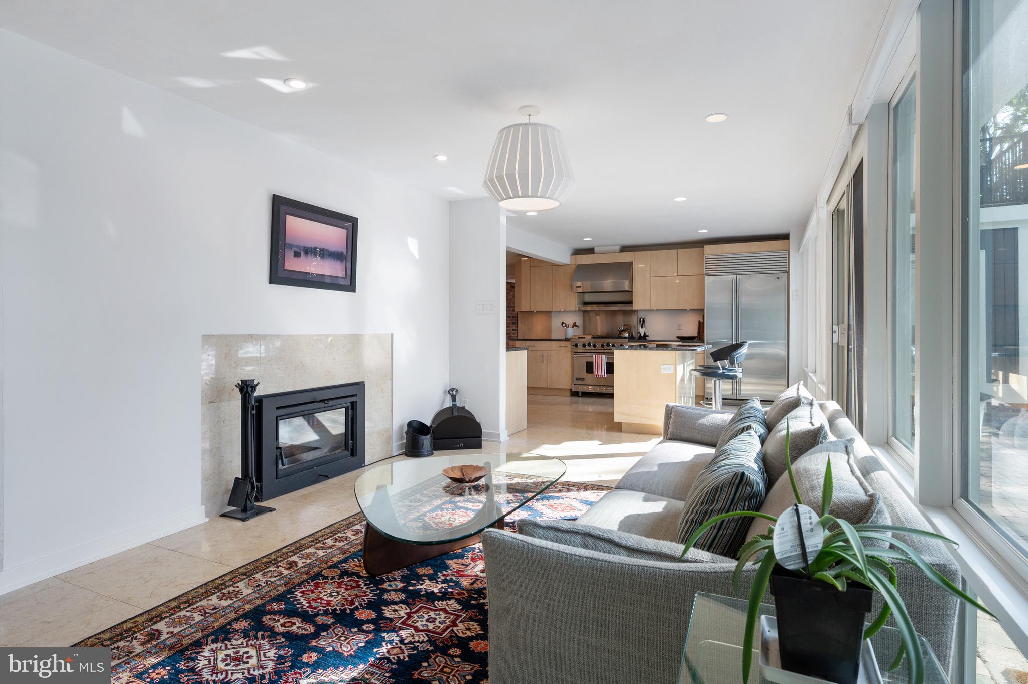 HOLLIN HILLS - Residential