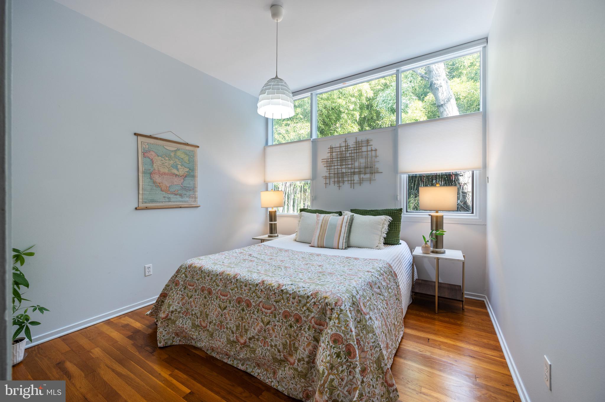 HOLLIN HILLS - Residential