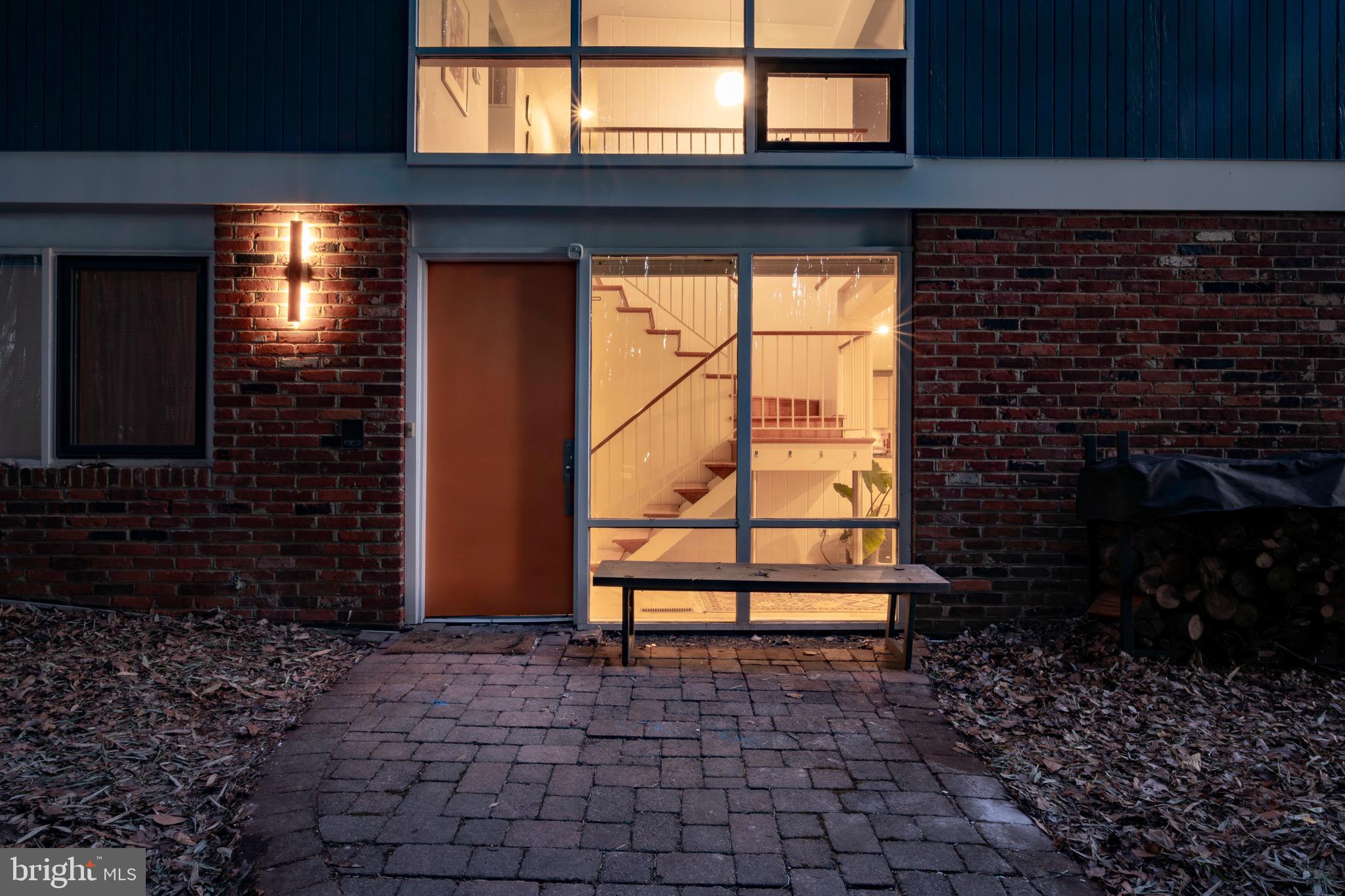 HOLLIN HILLS - Residential