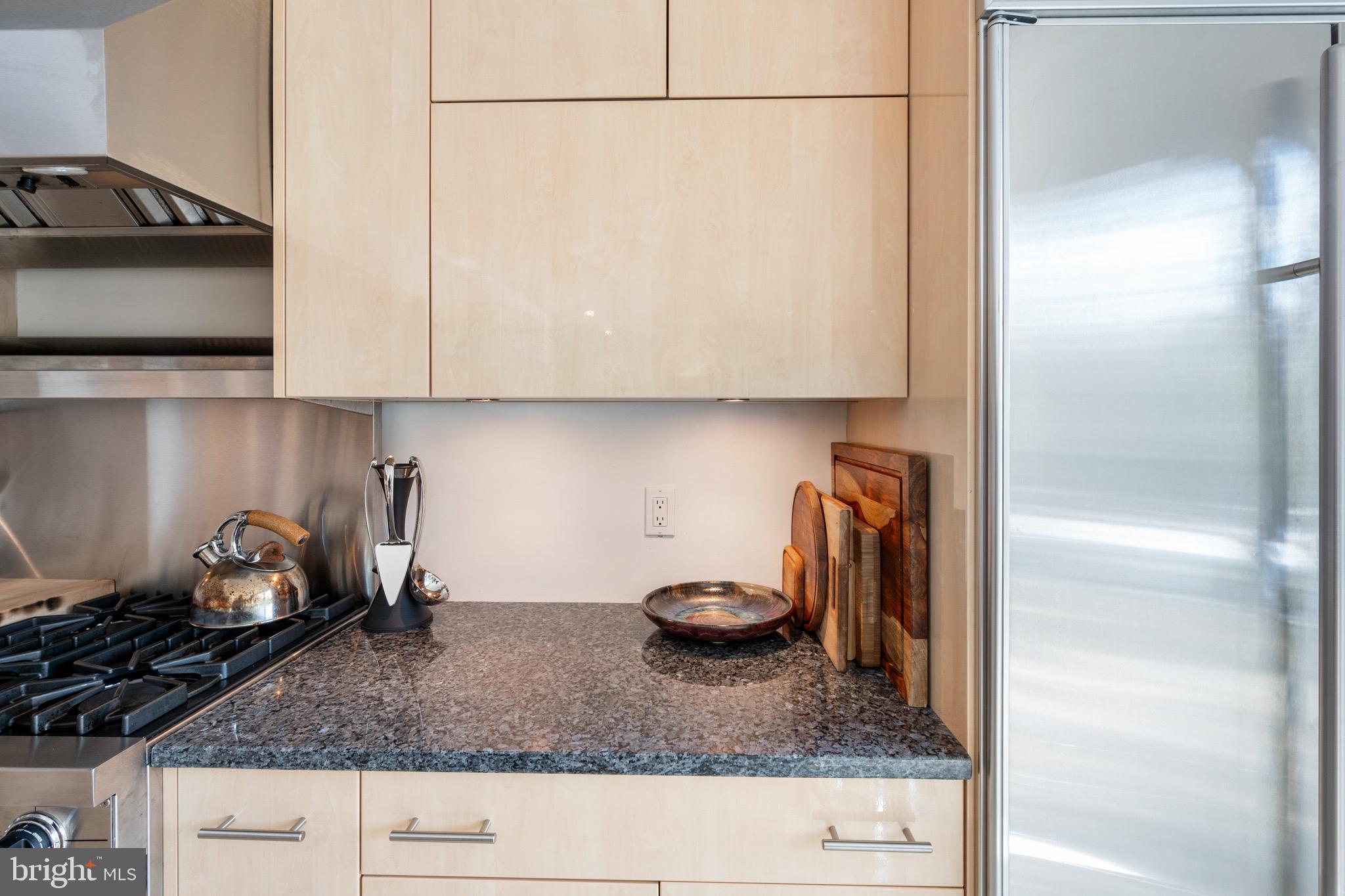 HOLLIN HILLS - Residential