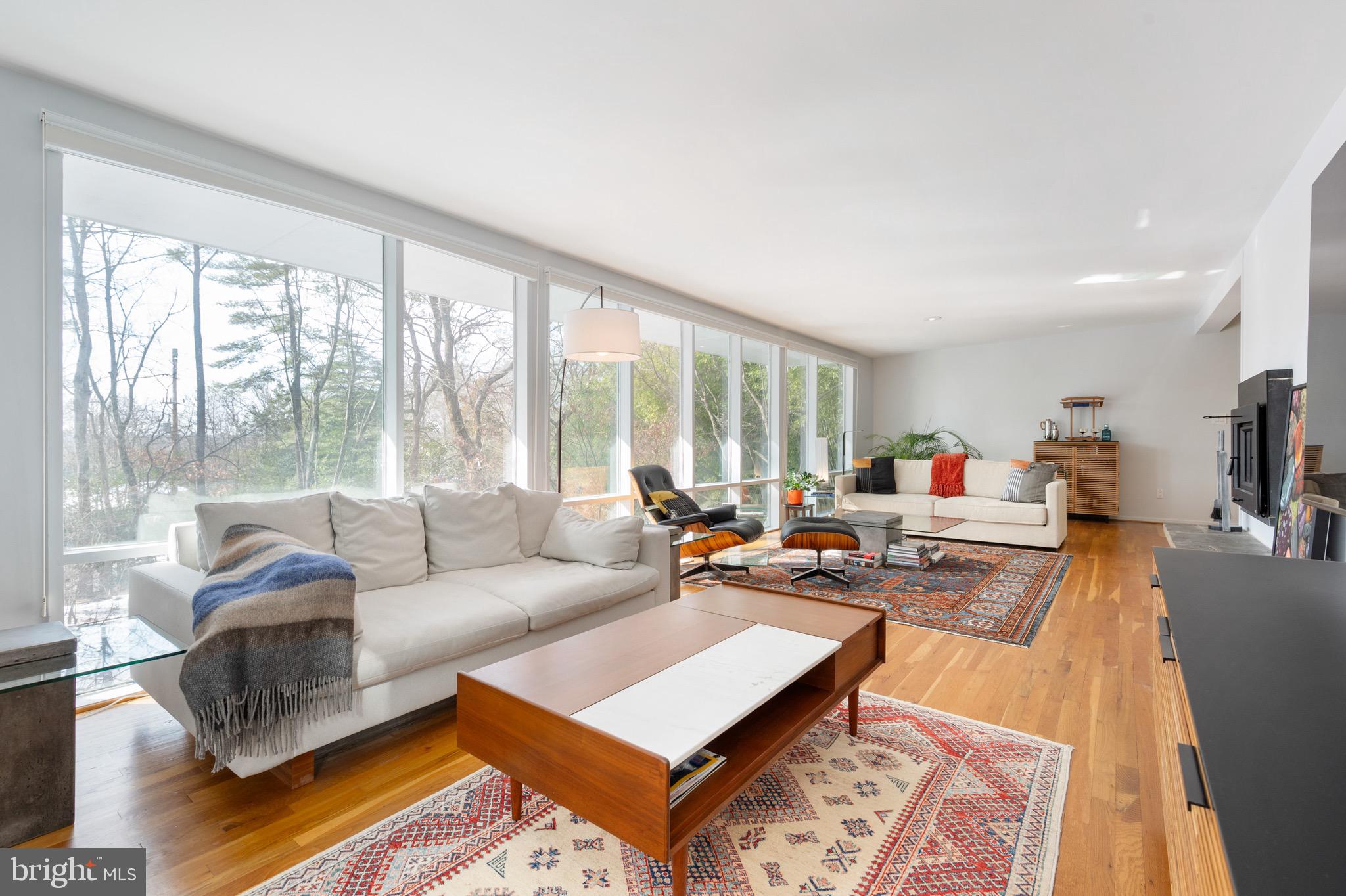HOLLIN HILLS - Residential