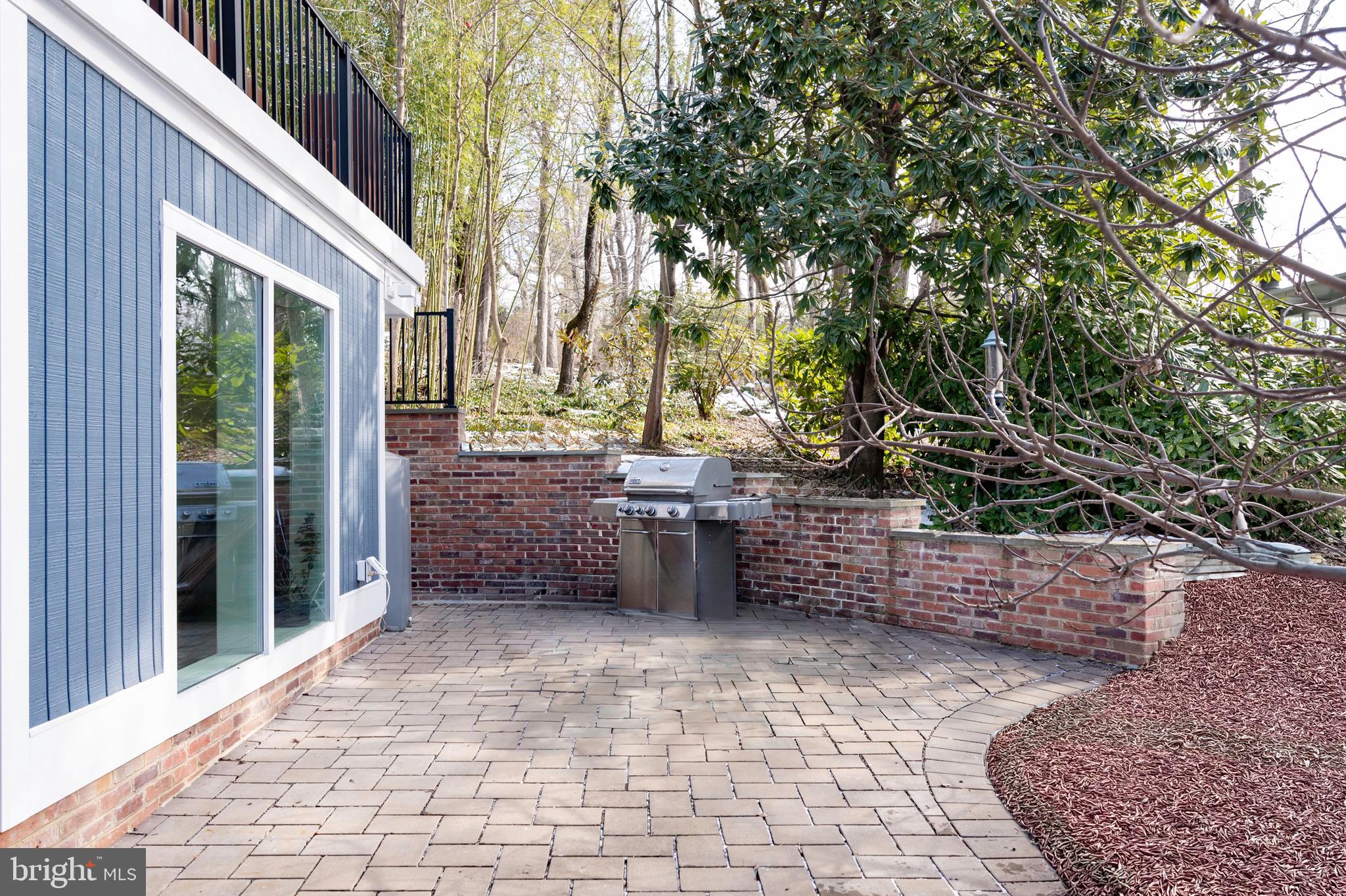 HOLLIN HILLS - Residential