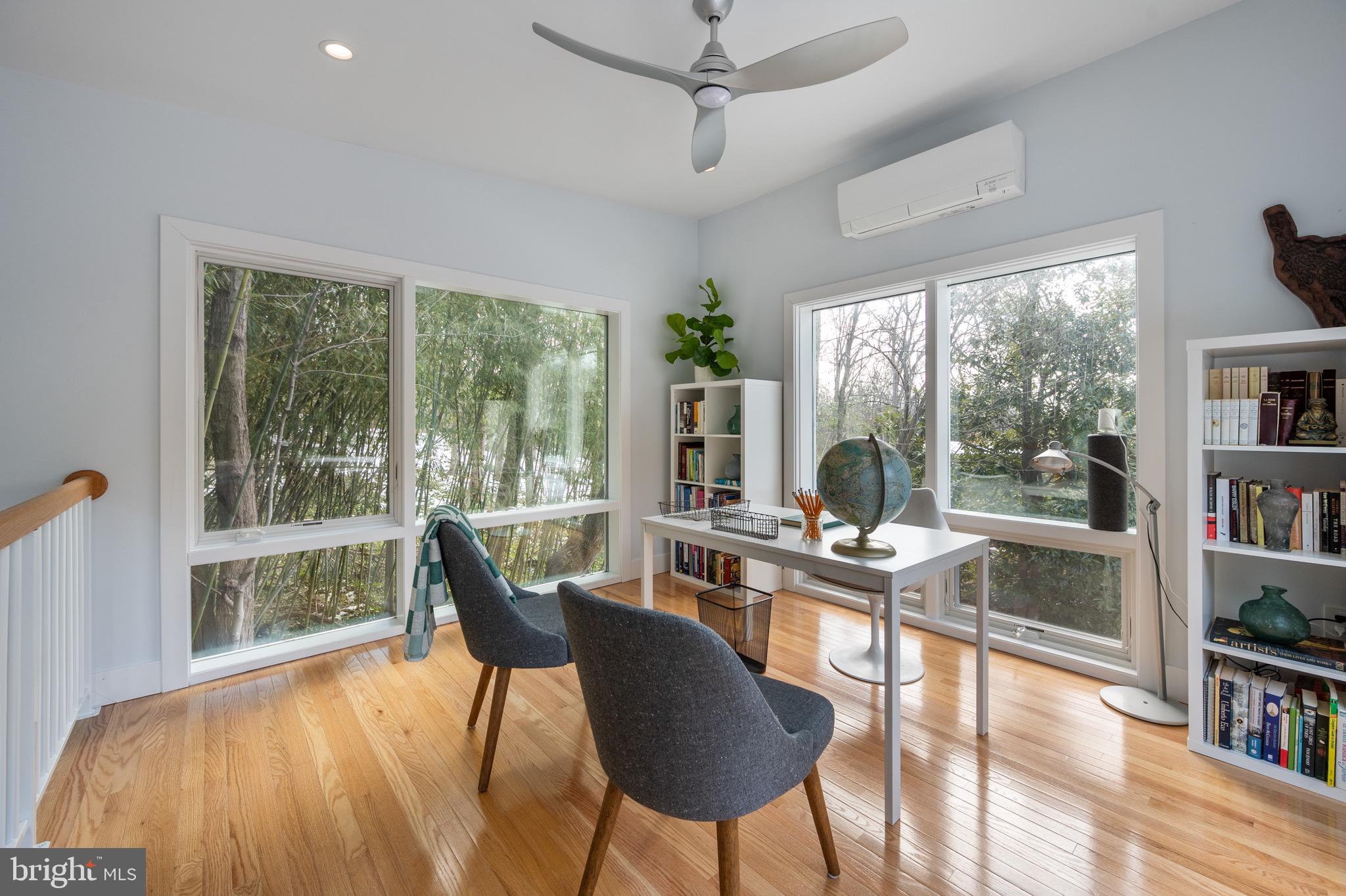 HOLLIN HILLS - Residential