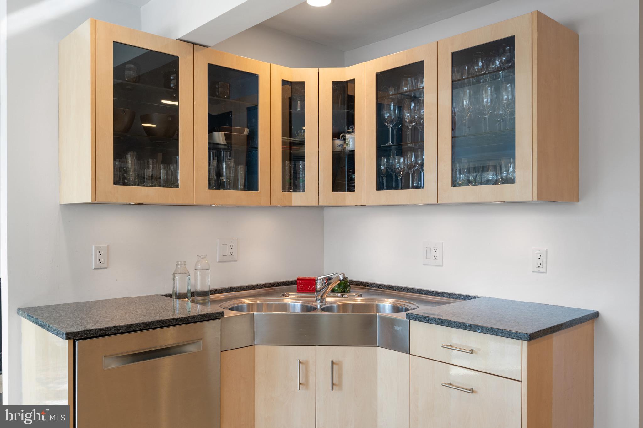 HOLLIN HILLS - Residential
