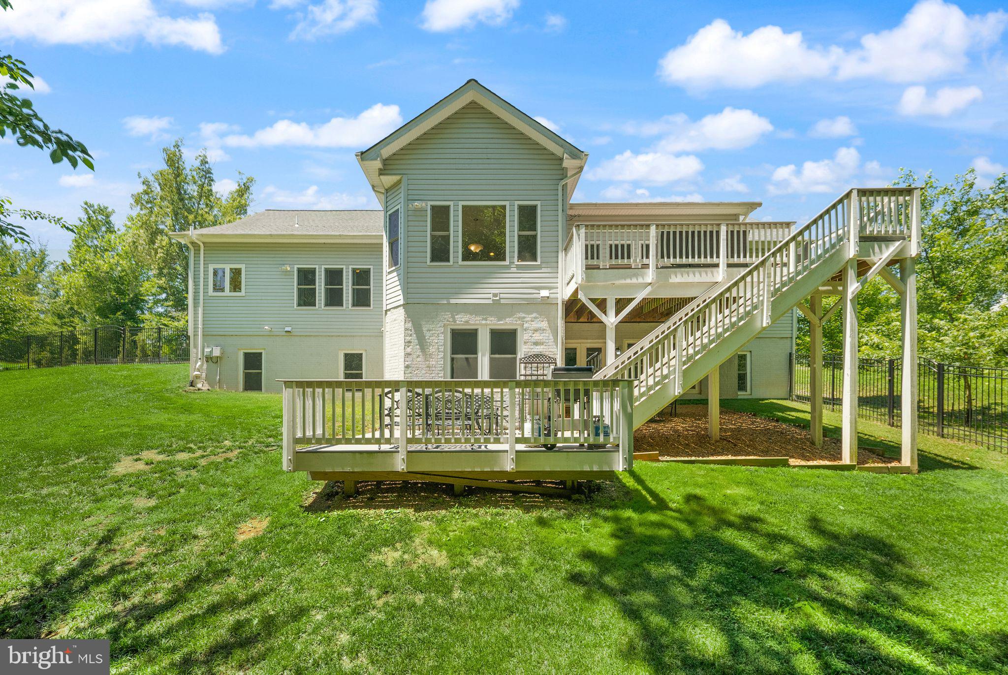 CLASSIC RIDGE ON THE OCC - Residential